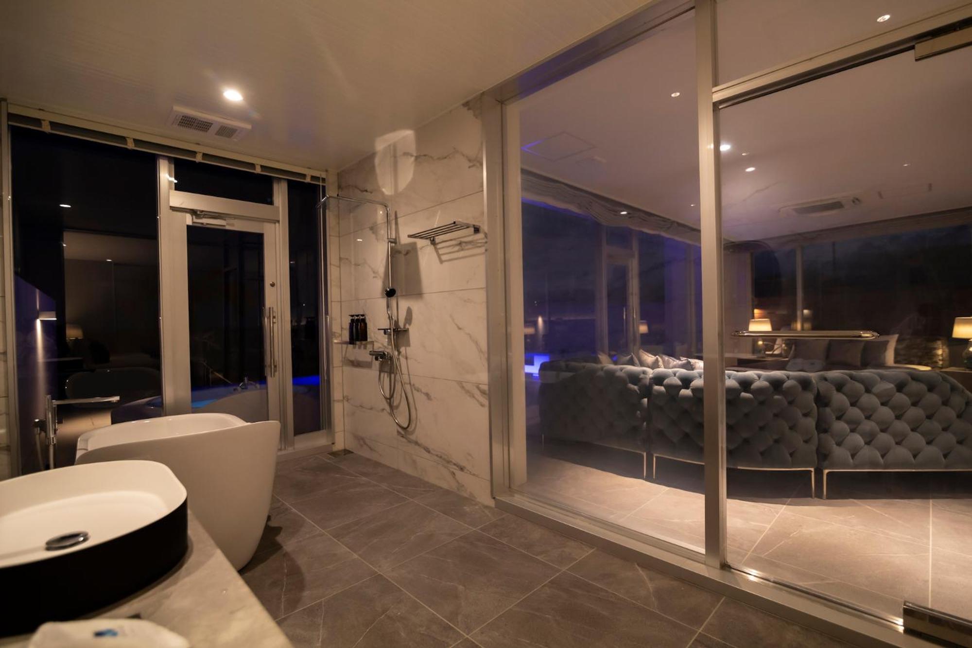 Villa with Sea View - Photo 5