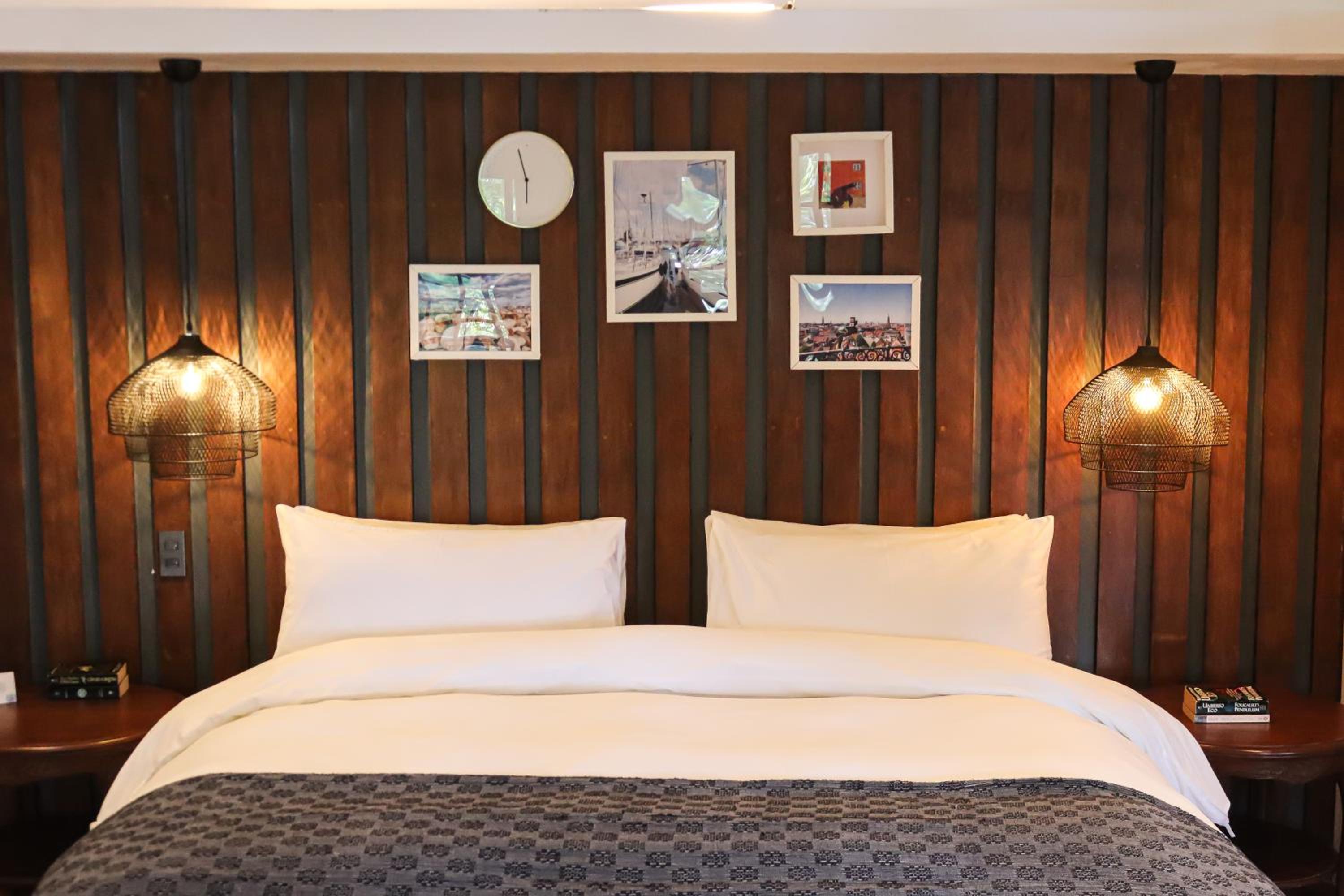 Junior Suite with Balcony - Photo 10
