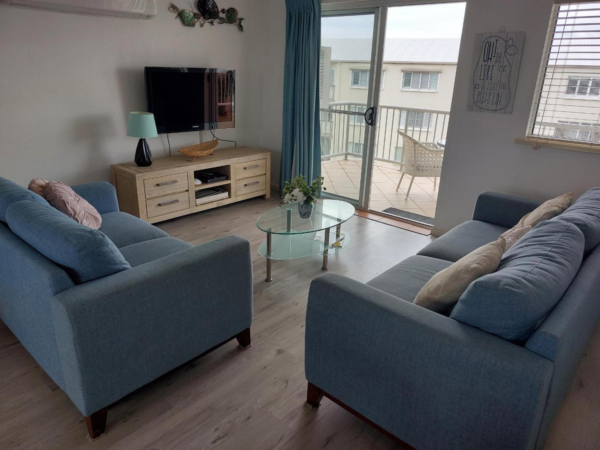Beachview Two-Bedroom Apartment - Rooftop Access photo 1