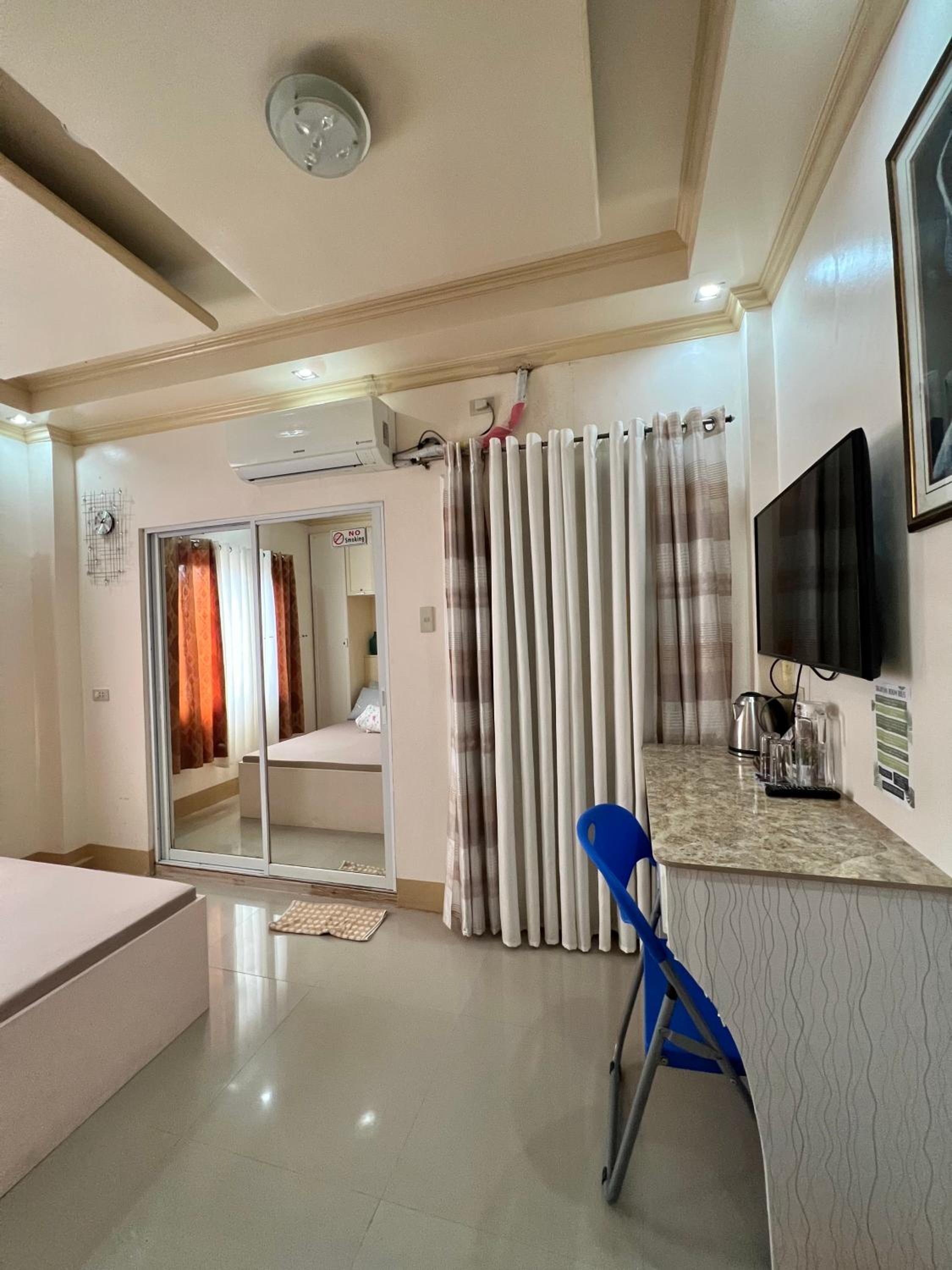 Family Room with Bathroom - Photo 8