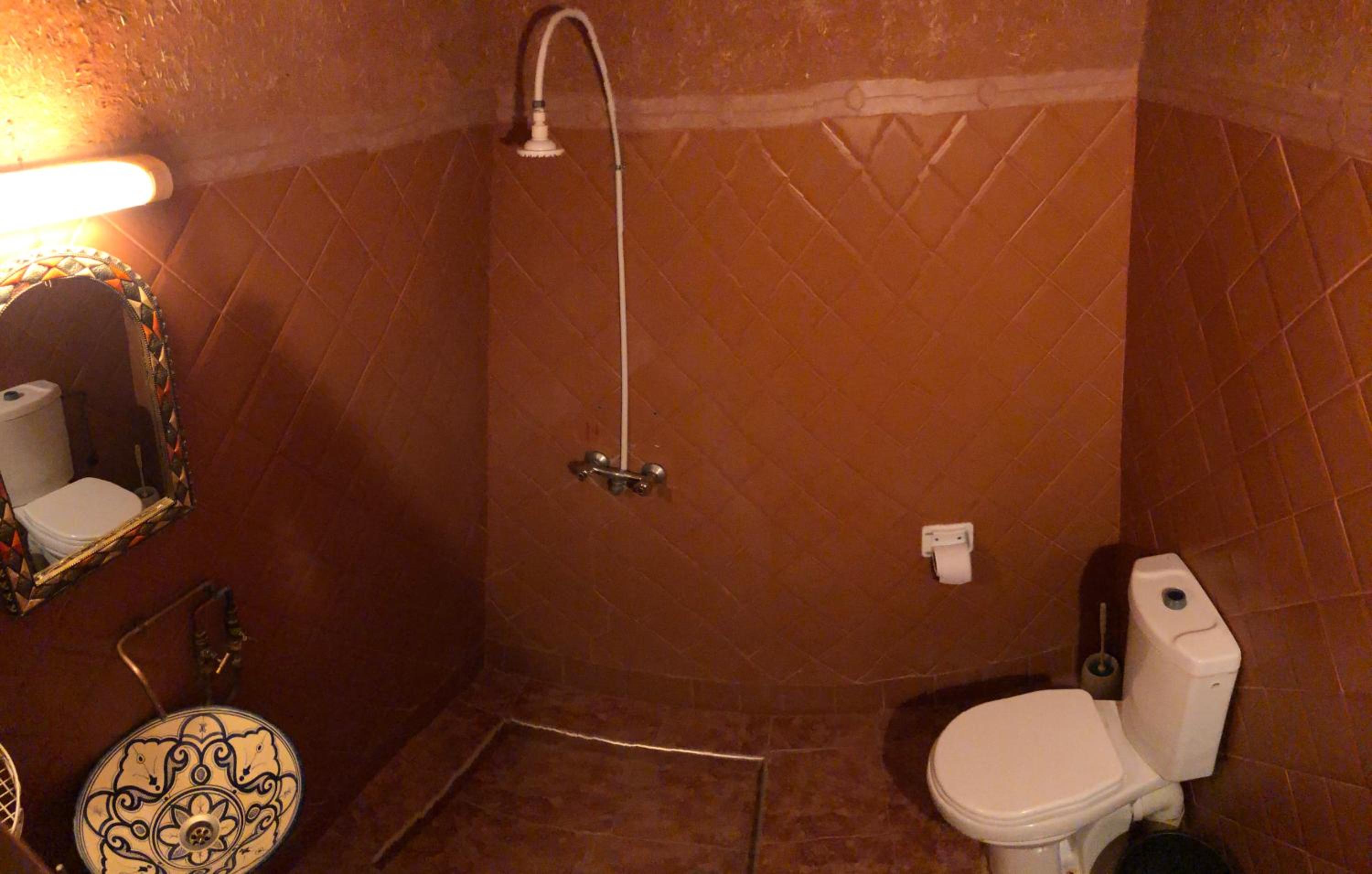 Family Room with Private Bathroom - Photo 25