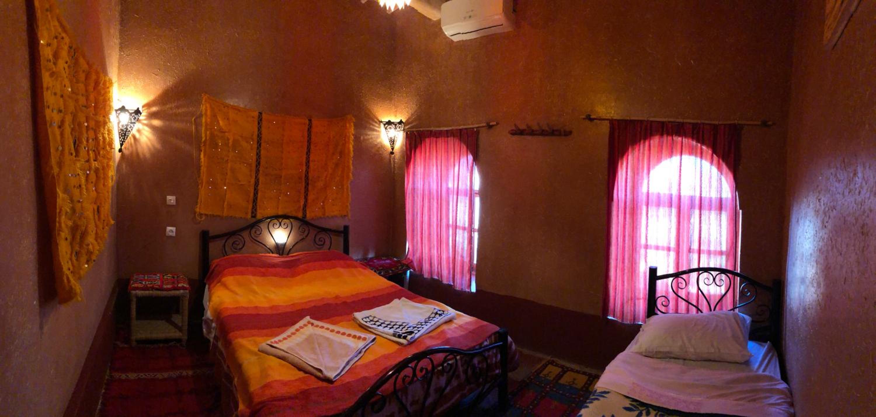 Double Room with Mountain View - Photo 9