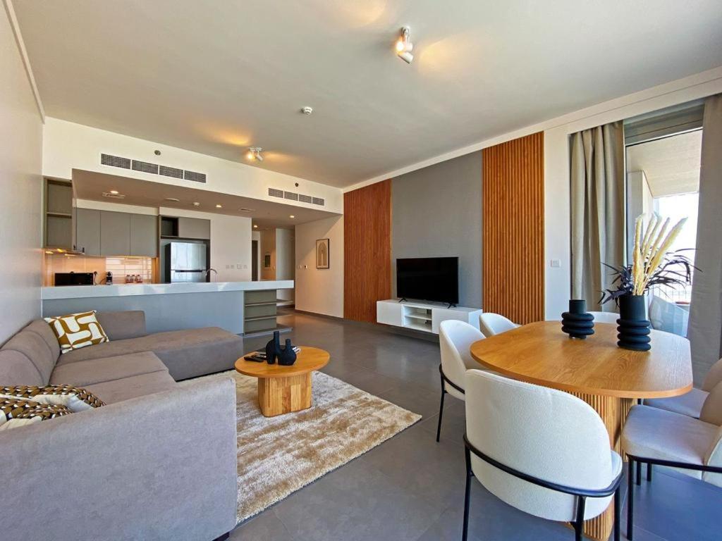 Three-Bedroom Apartment photo 3