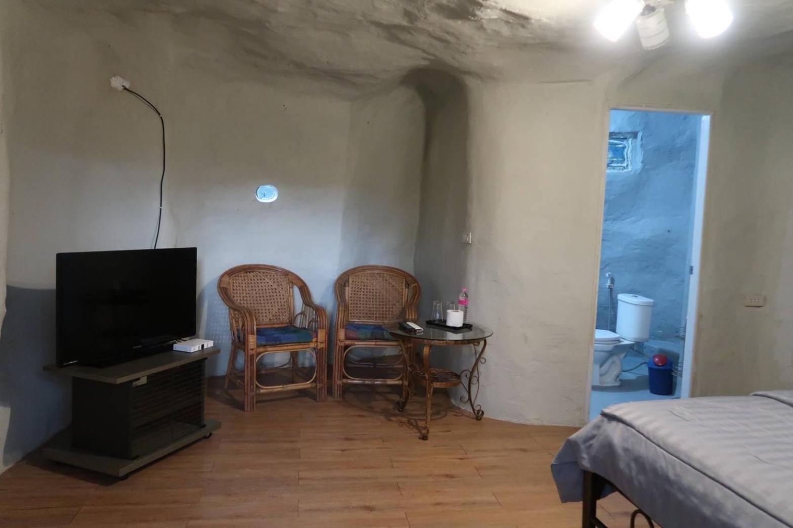 King Room with Mountain View photo 2