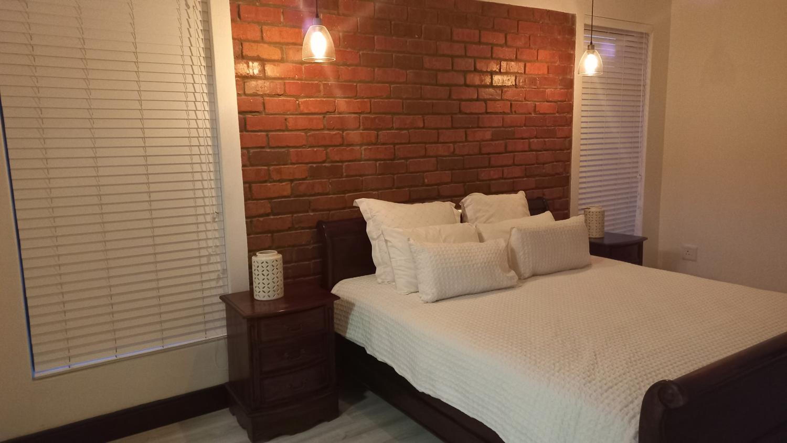 Queen Room photo 1