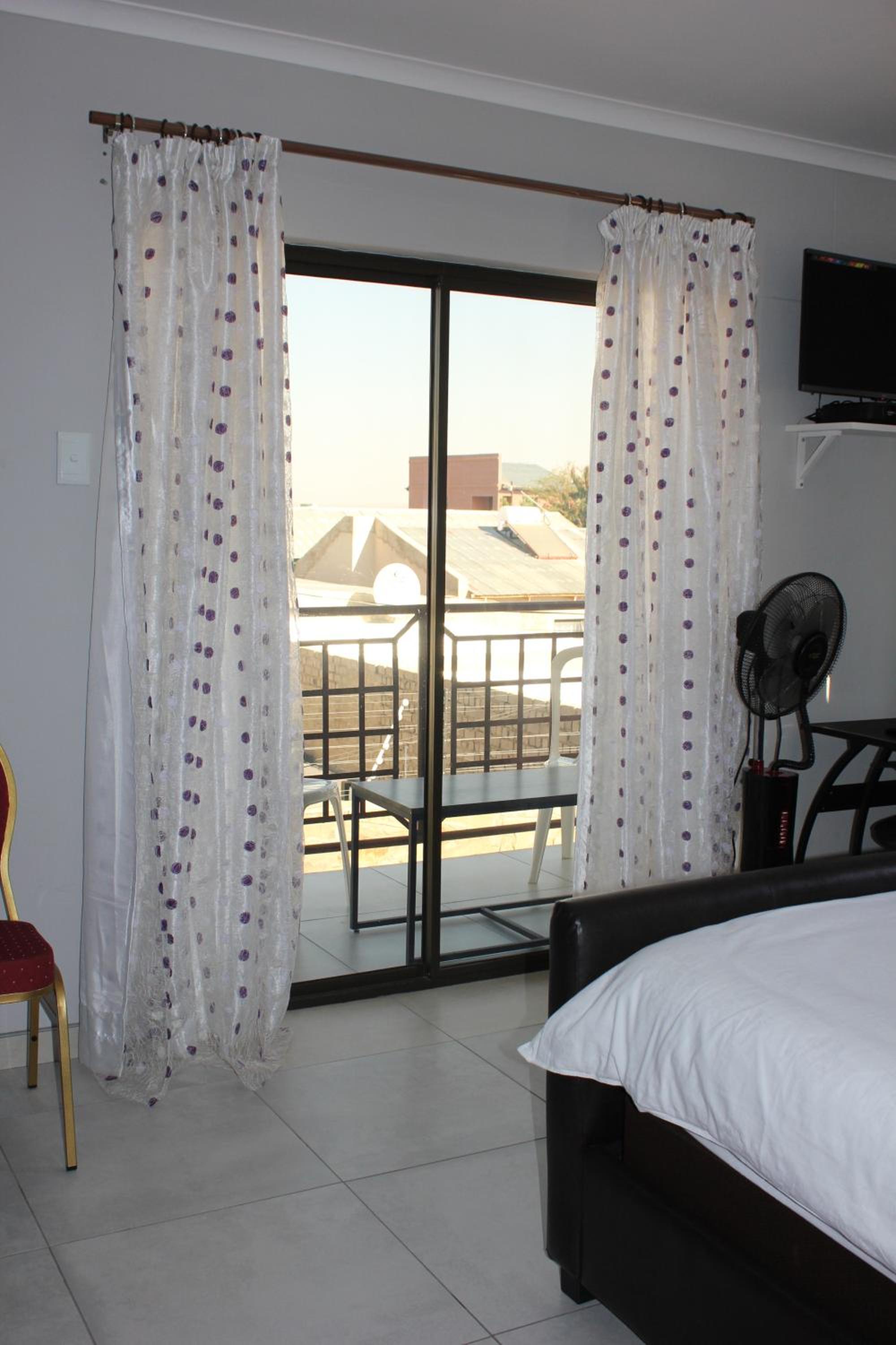 Double Room with Balcony (2 Adults + 1 Child) photo 1