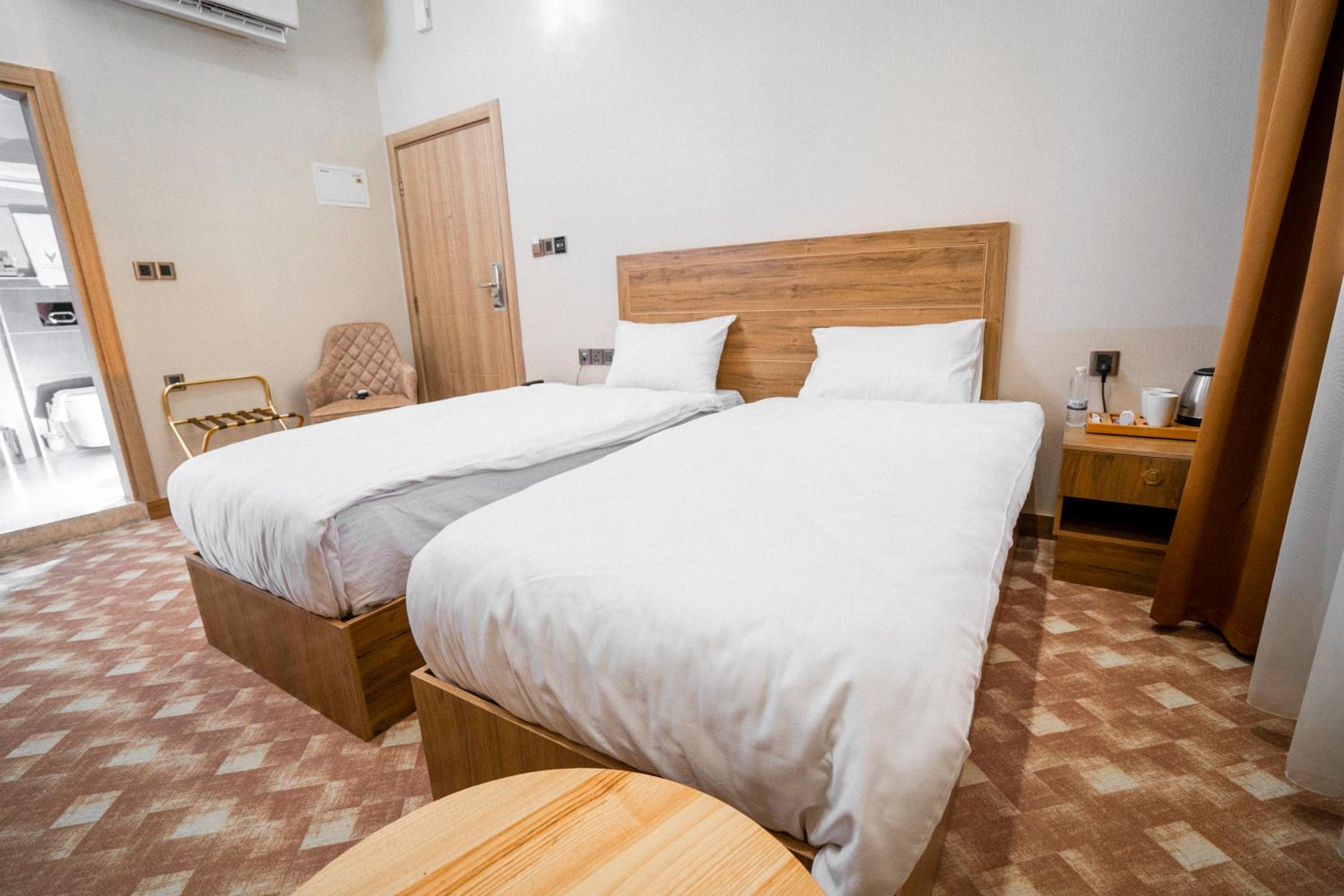 Twin Room - Photo 3