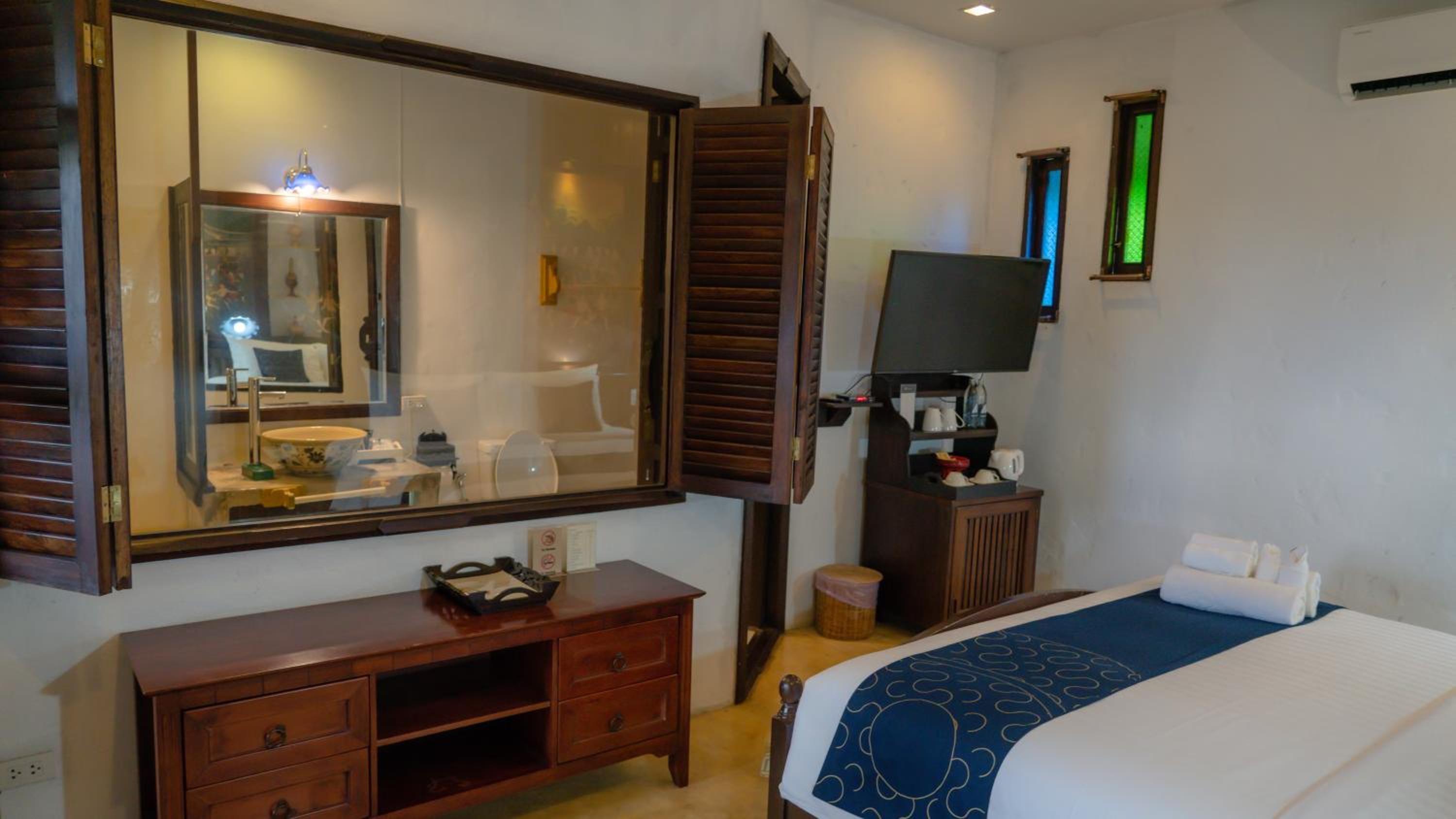 Deluxe Double Room - Photo 21
