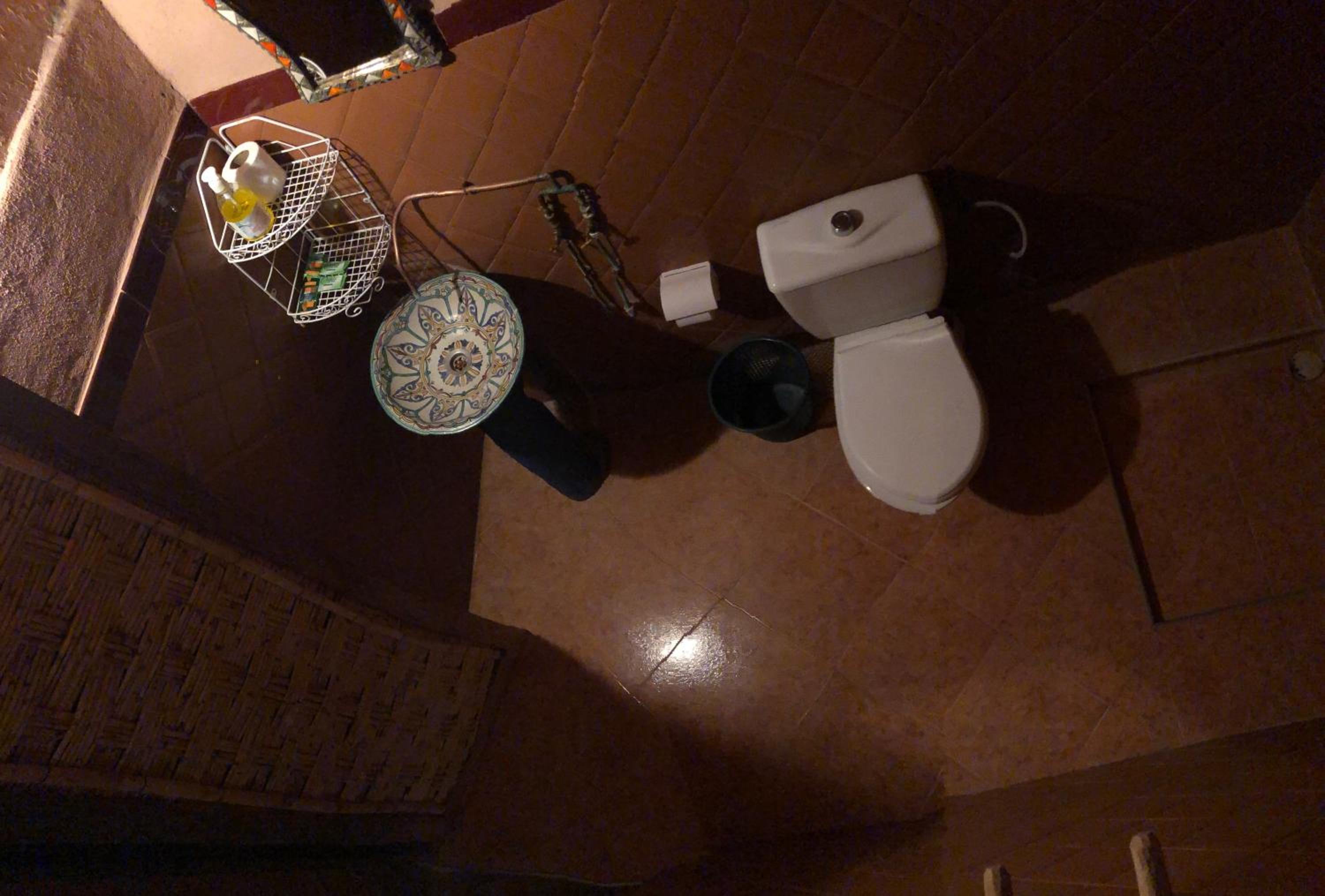 Quadruple Room with Private Bathroom - Photo 22