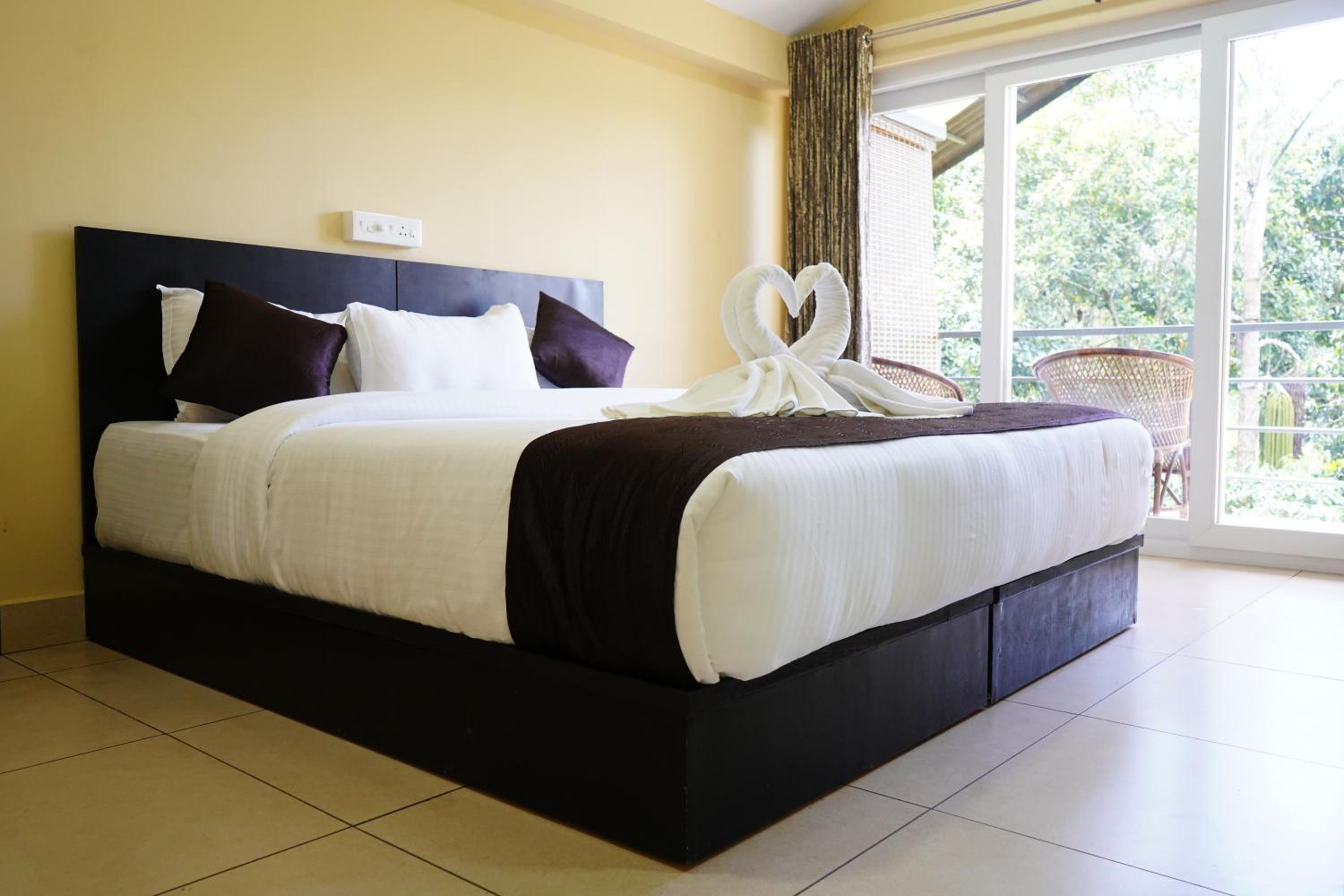 Deluxe Double Room - Photo 28