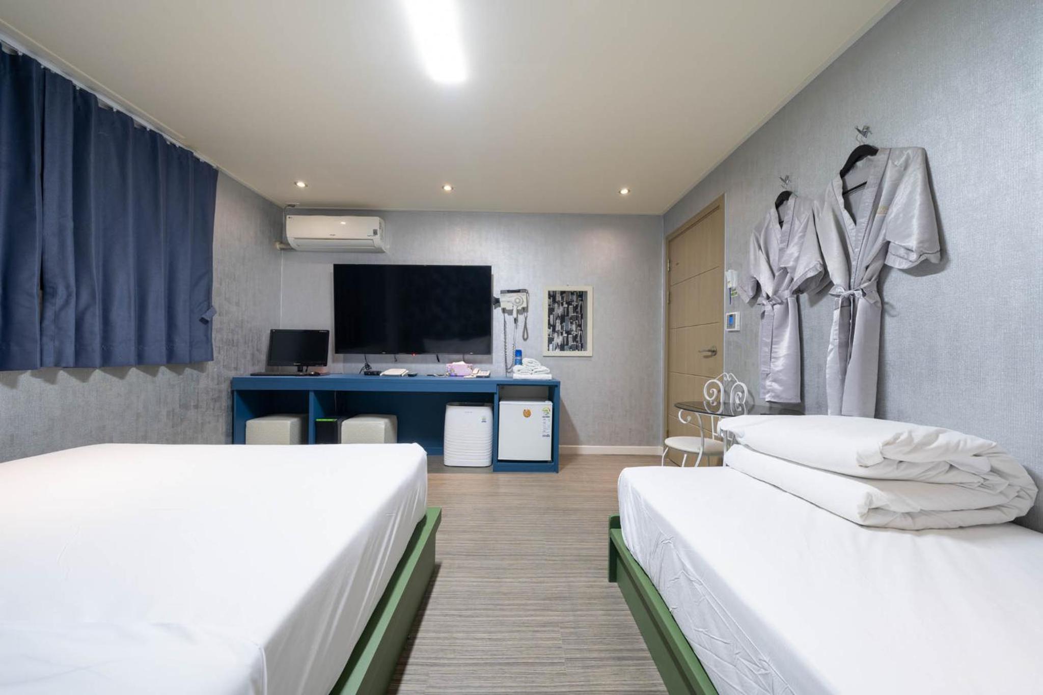 Deluxe Twin Room photo 2