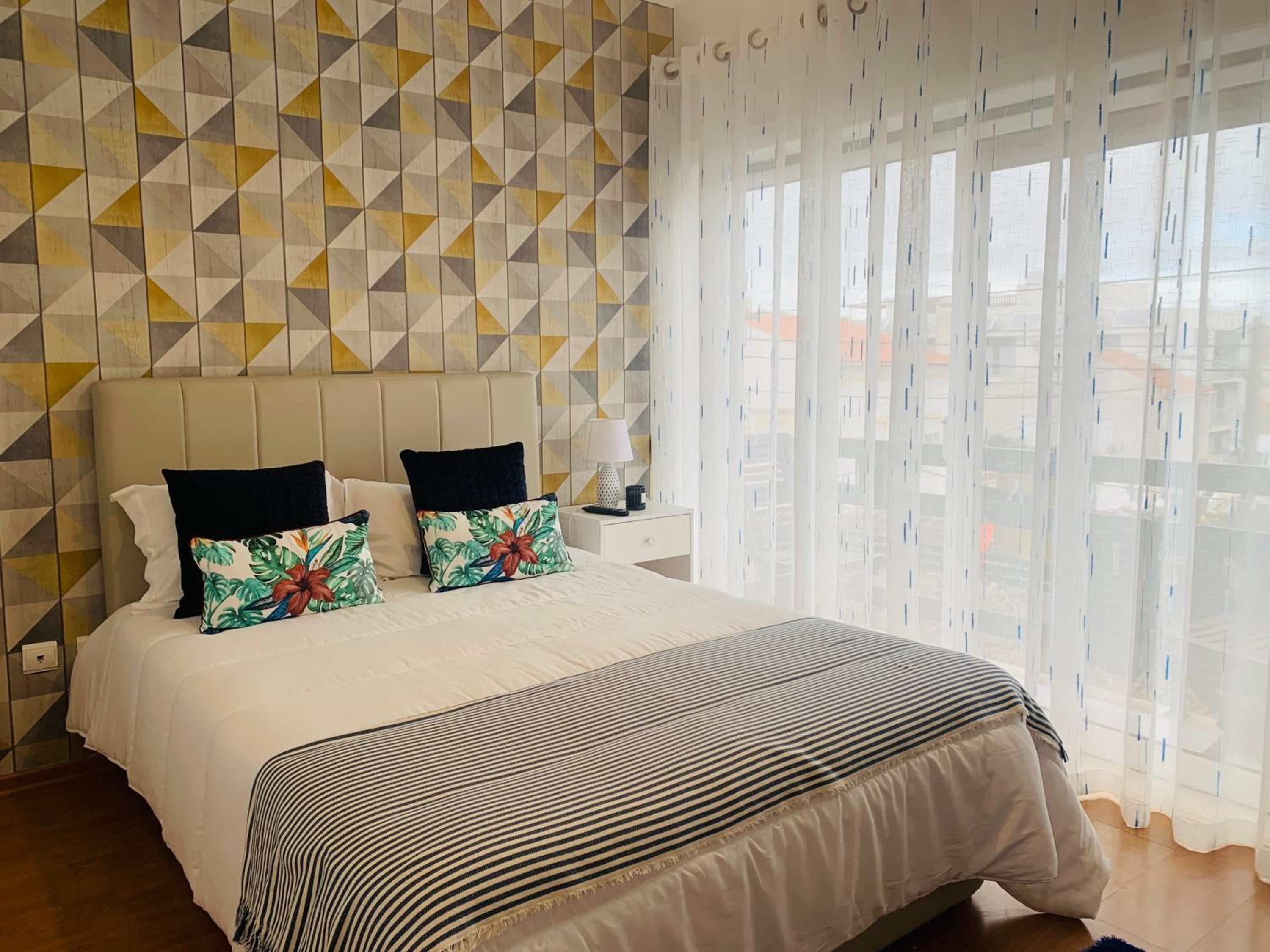 Three-Bedroom Apartment - Photo 8