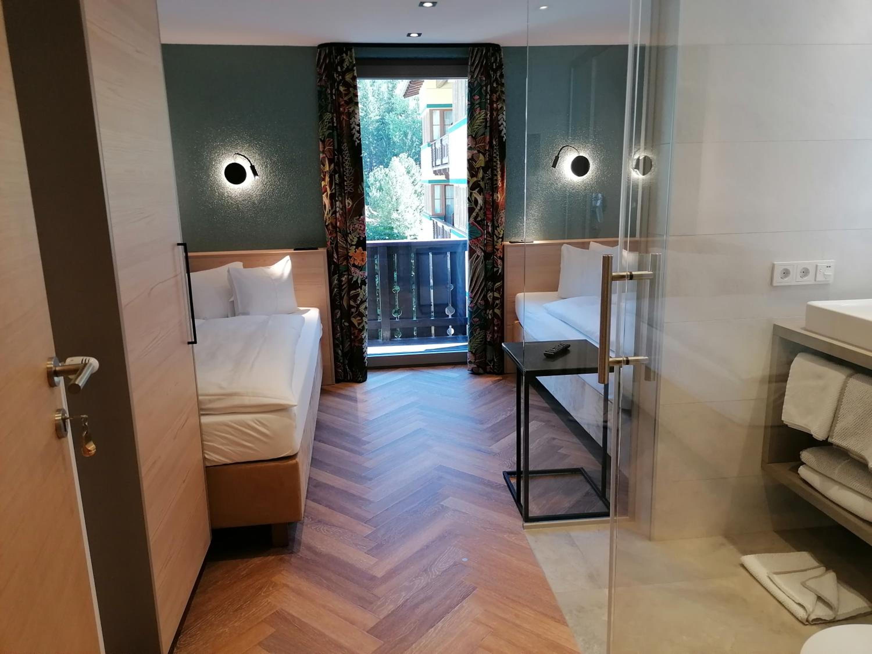 Small Twin Room photo 1
