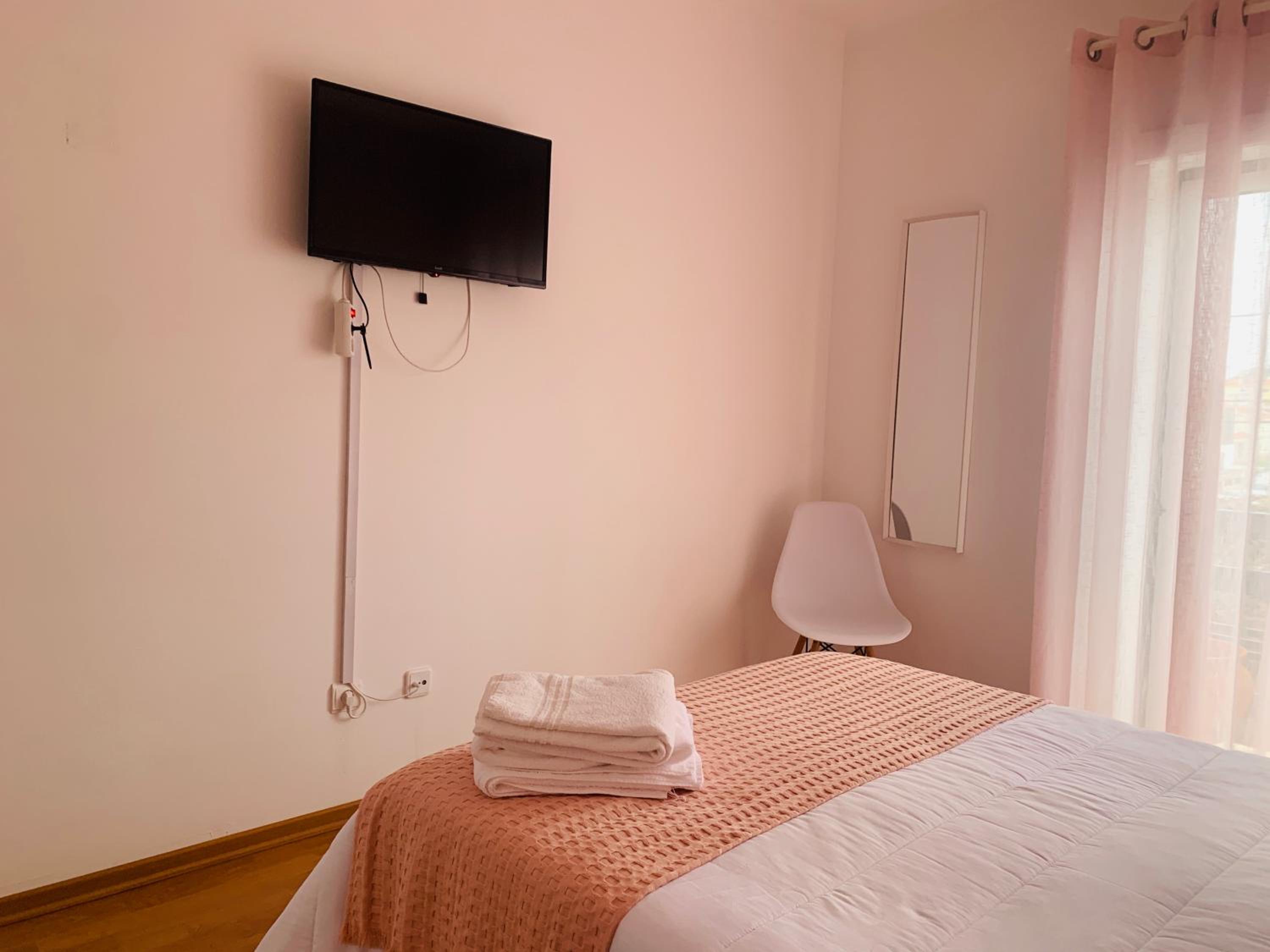 Three-Bedroom Apartment - Photo 3