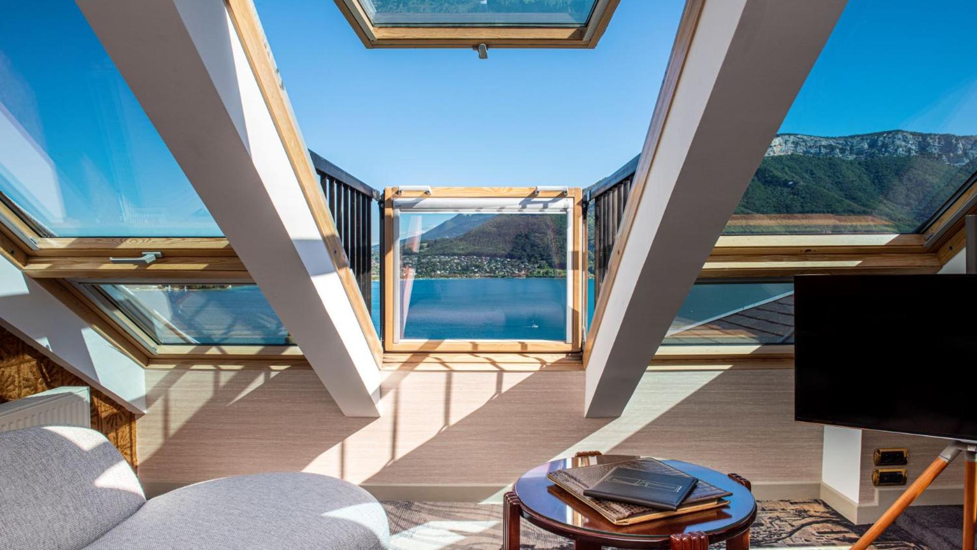  Elegance Room - Lake side with balcony - Double or Twin beds - Photo 4