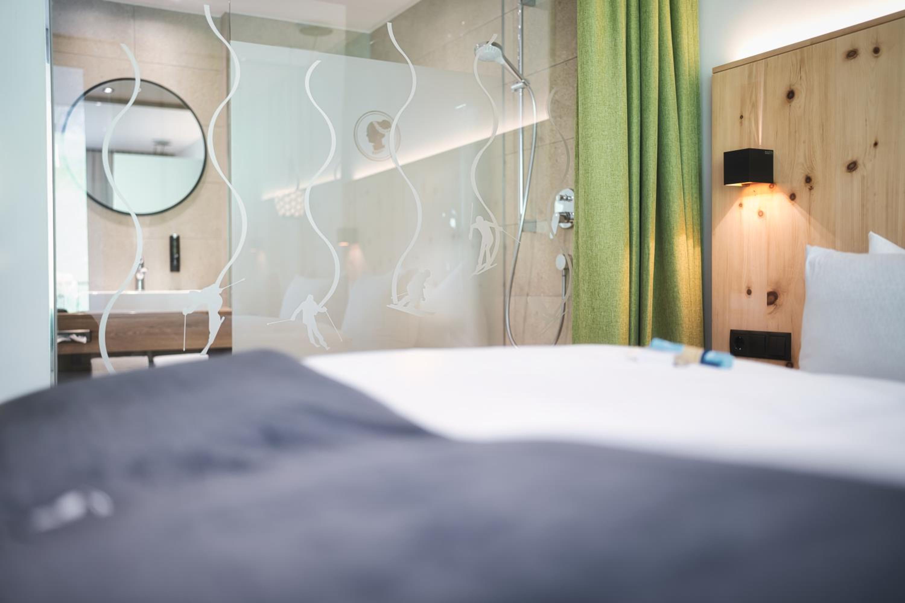 Deluxe Double Room with Shower