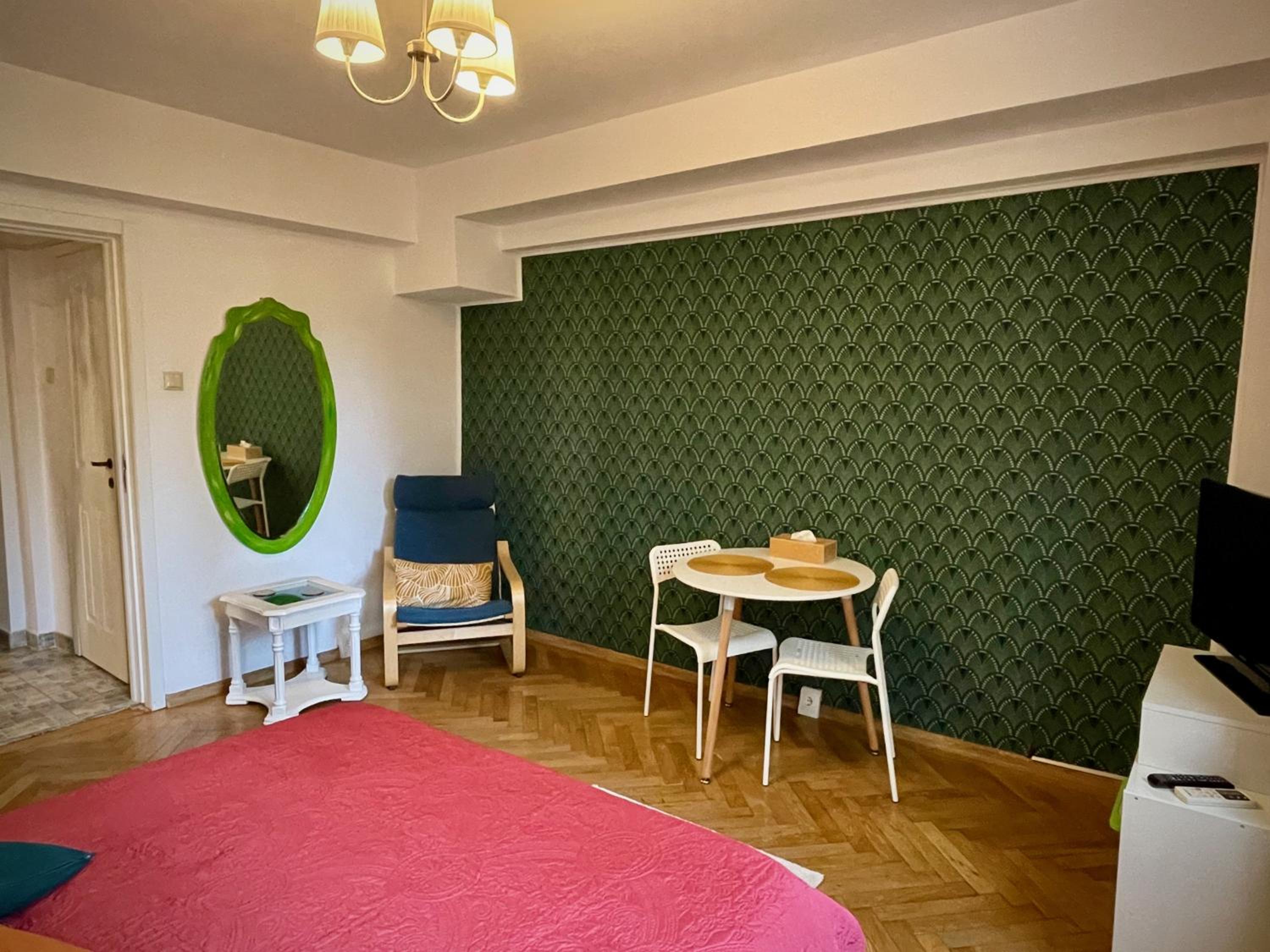 One-Bedroom Apartment photo 2