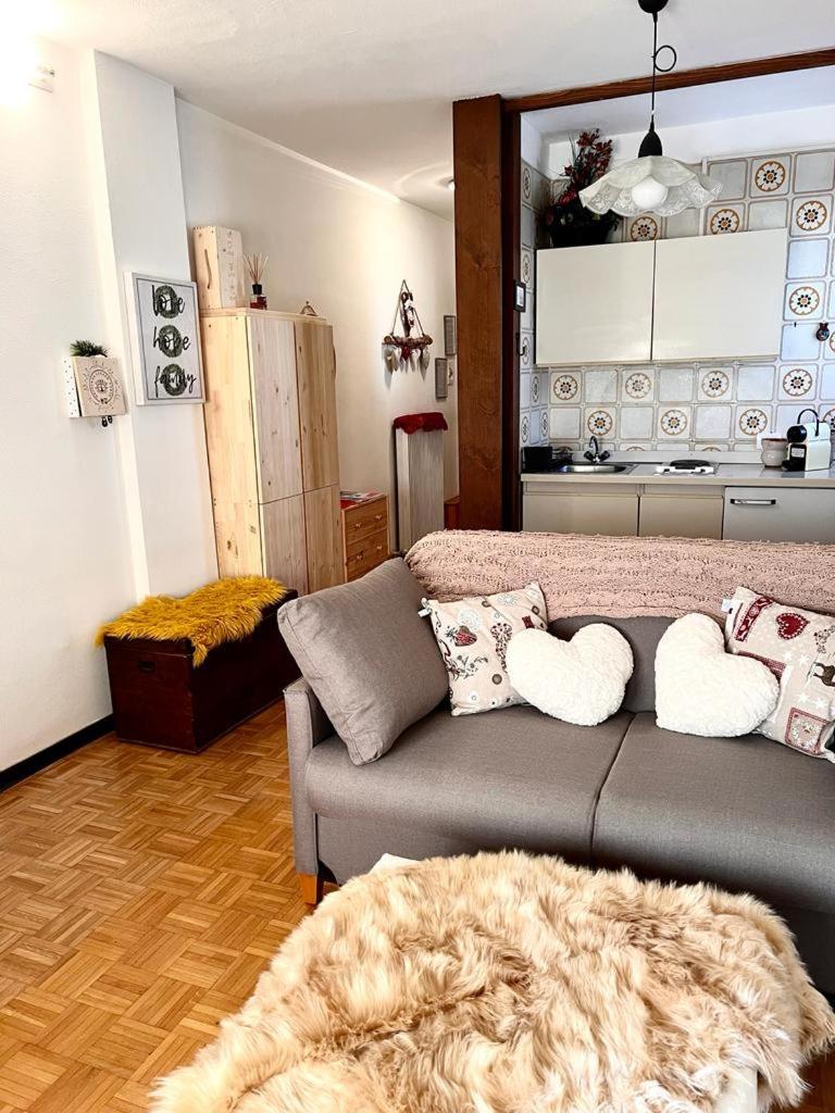 Apartment with Balcony photo 3