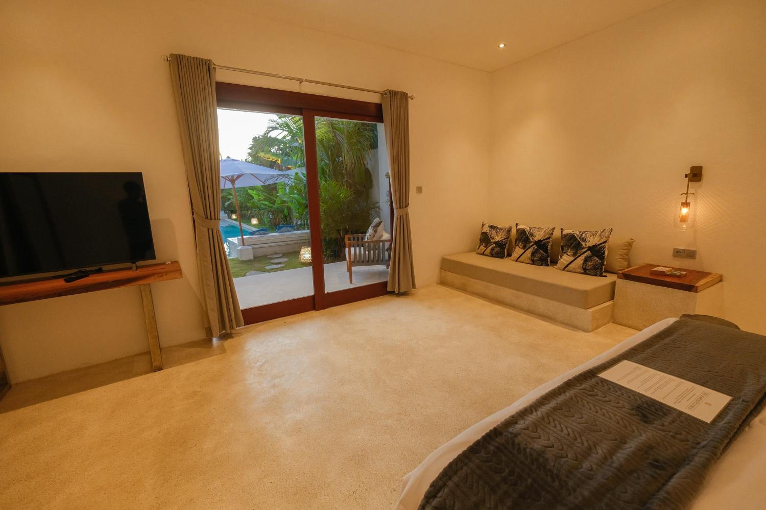 Two-Bedroom Villa - Photo 7