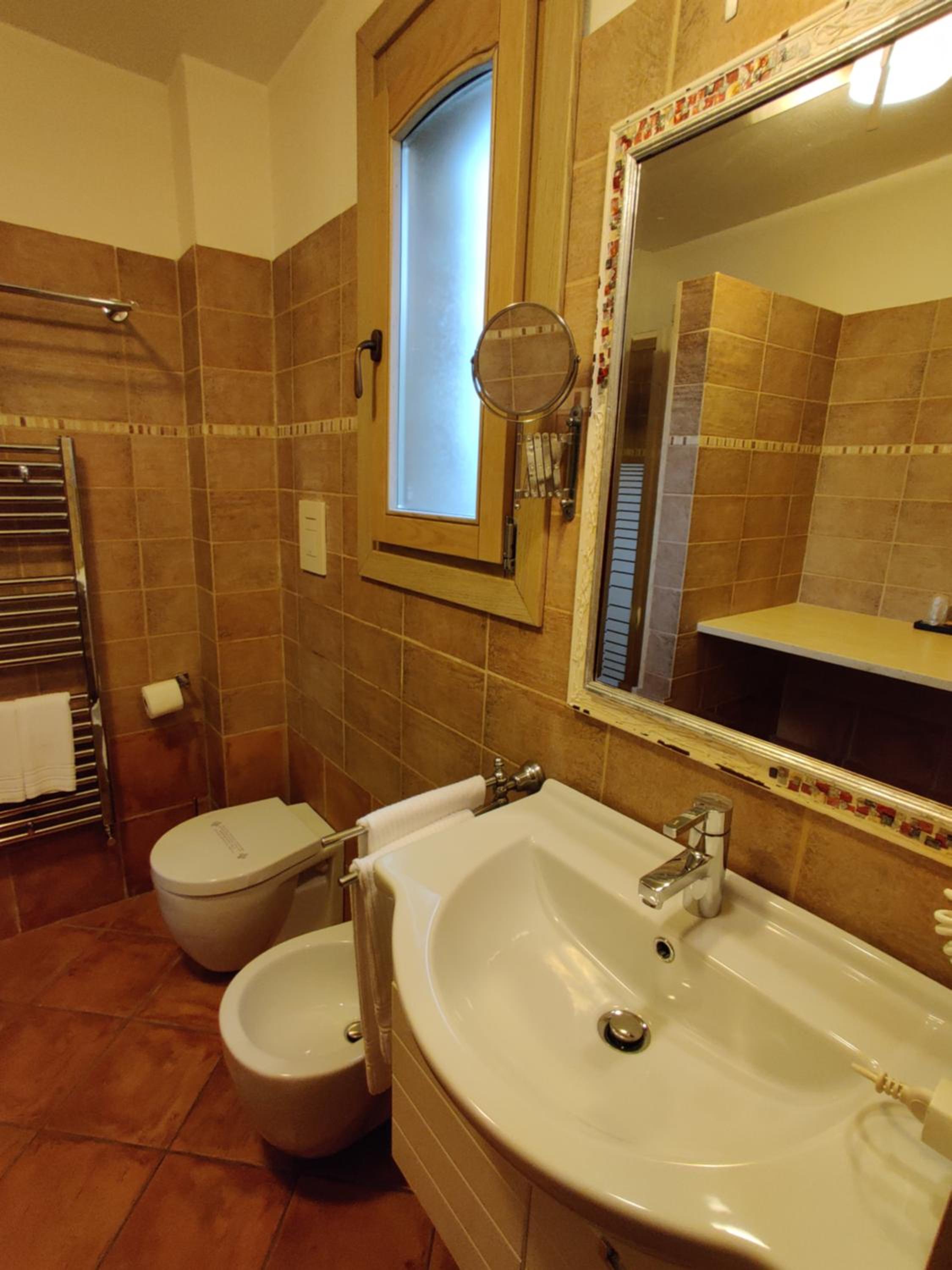 Double Room with Spa Access - Photo 3
