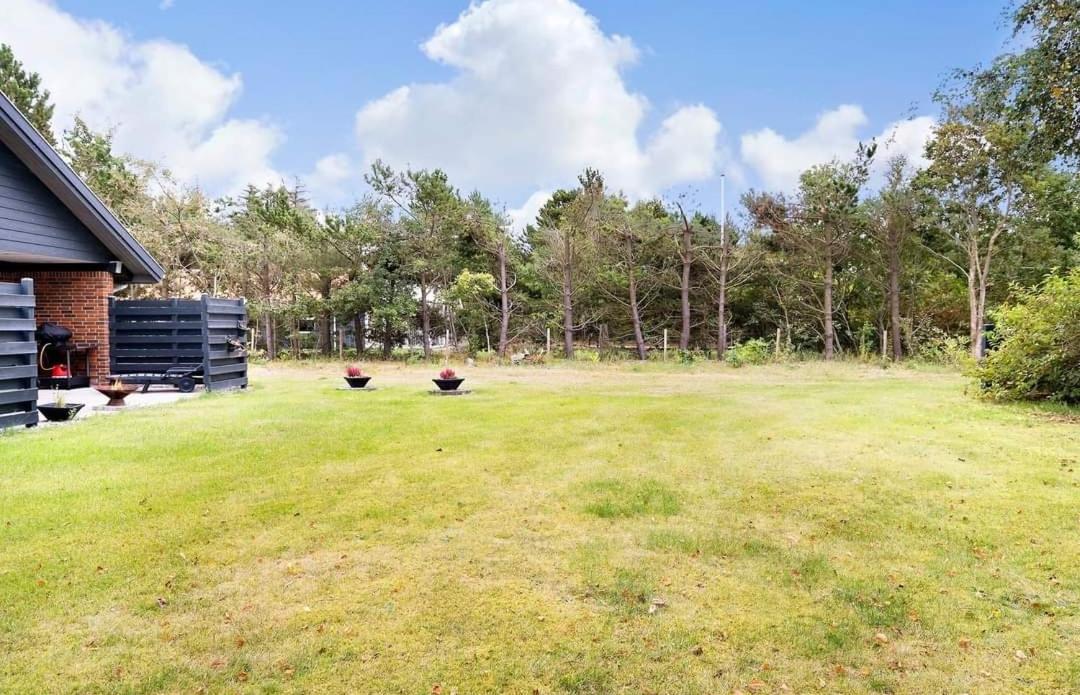 Three-Bedroom House photo 2
