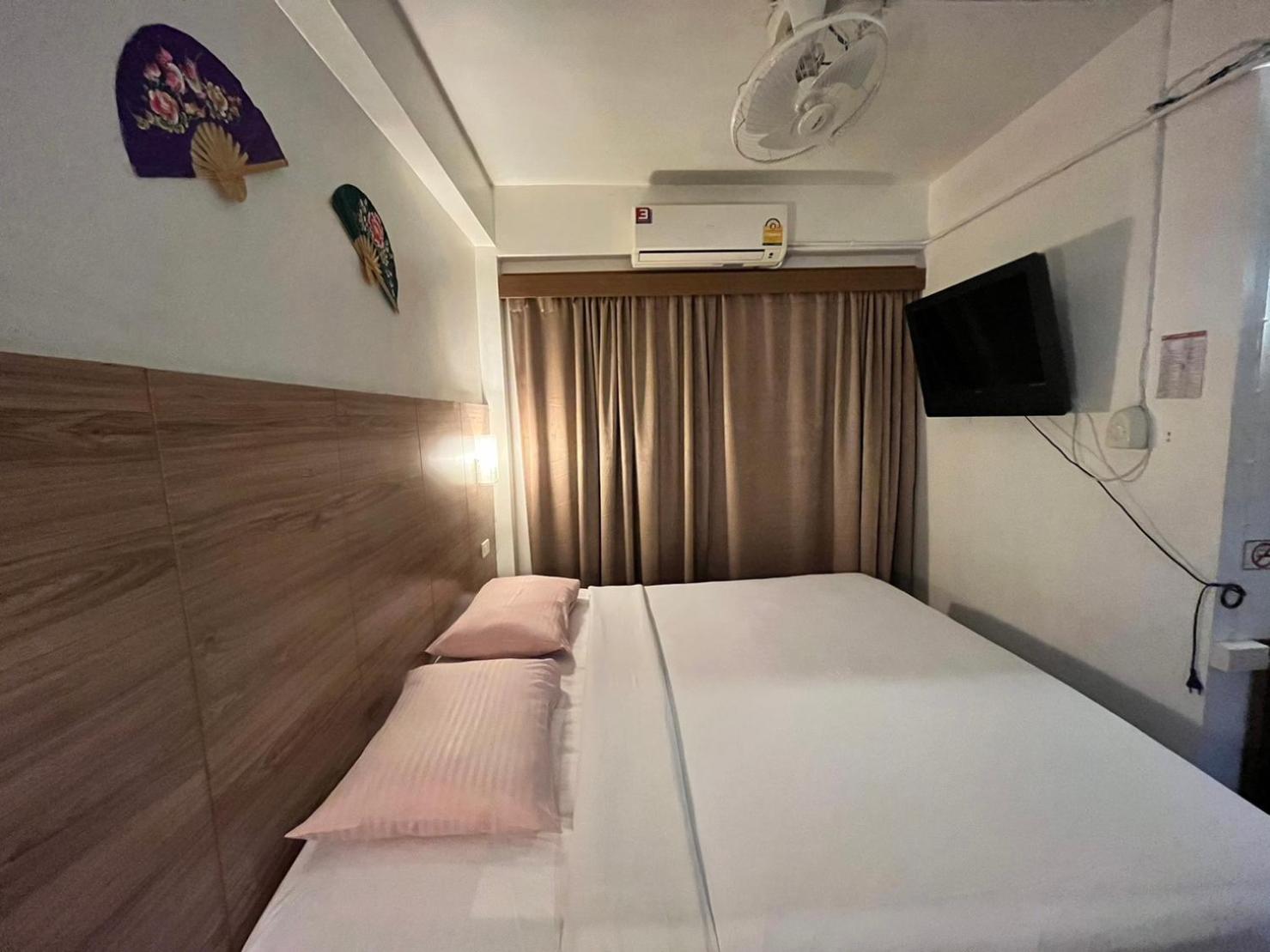 Double Room with Private Bathroom - Photo 5