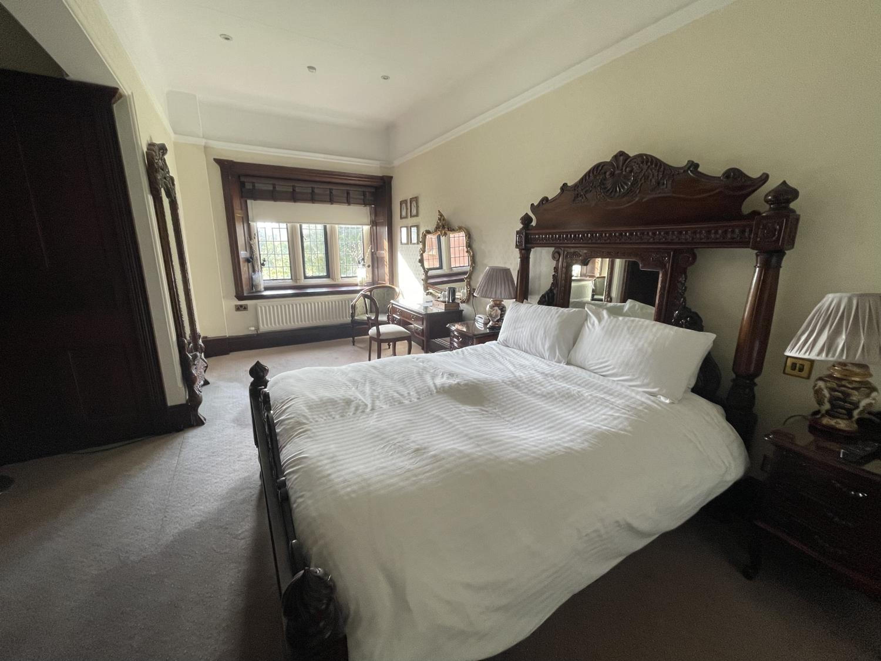 Double Room with Private Bathroom photo 2