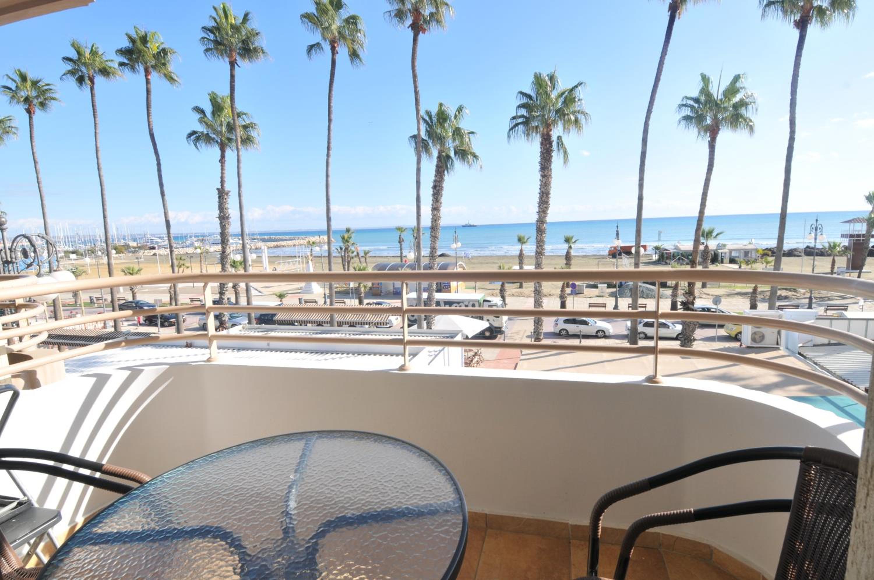 Two-Bedroom Apartment with Sea View - Photo 23