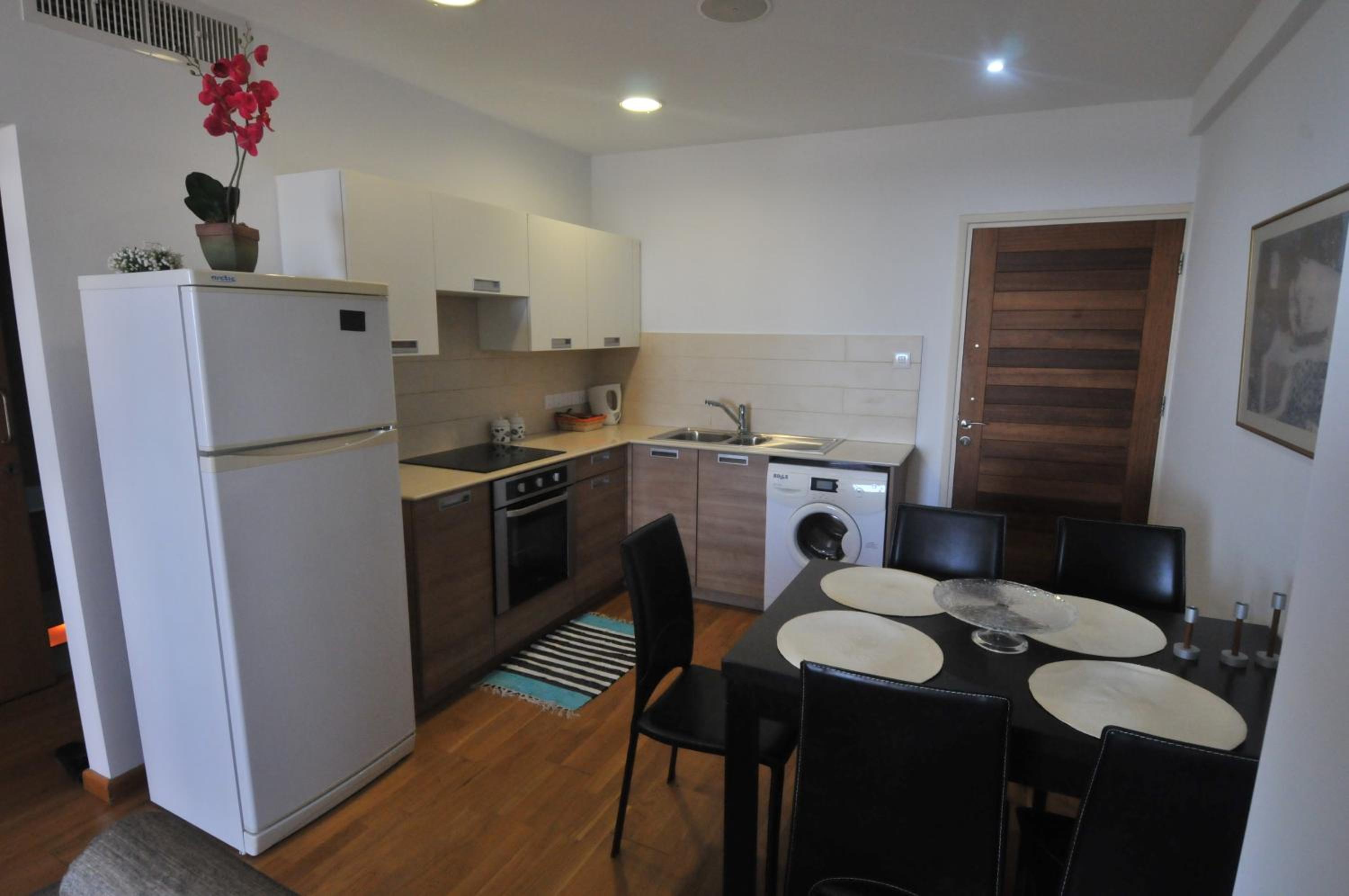 Two-Bedroom Apartment with Sea View - Photo 24