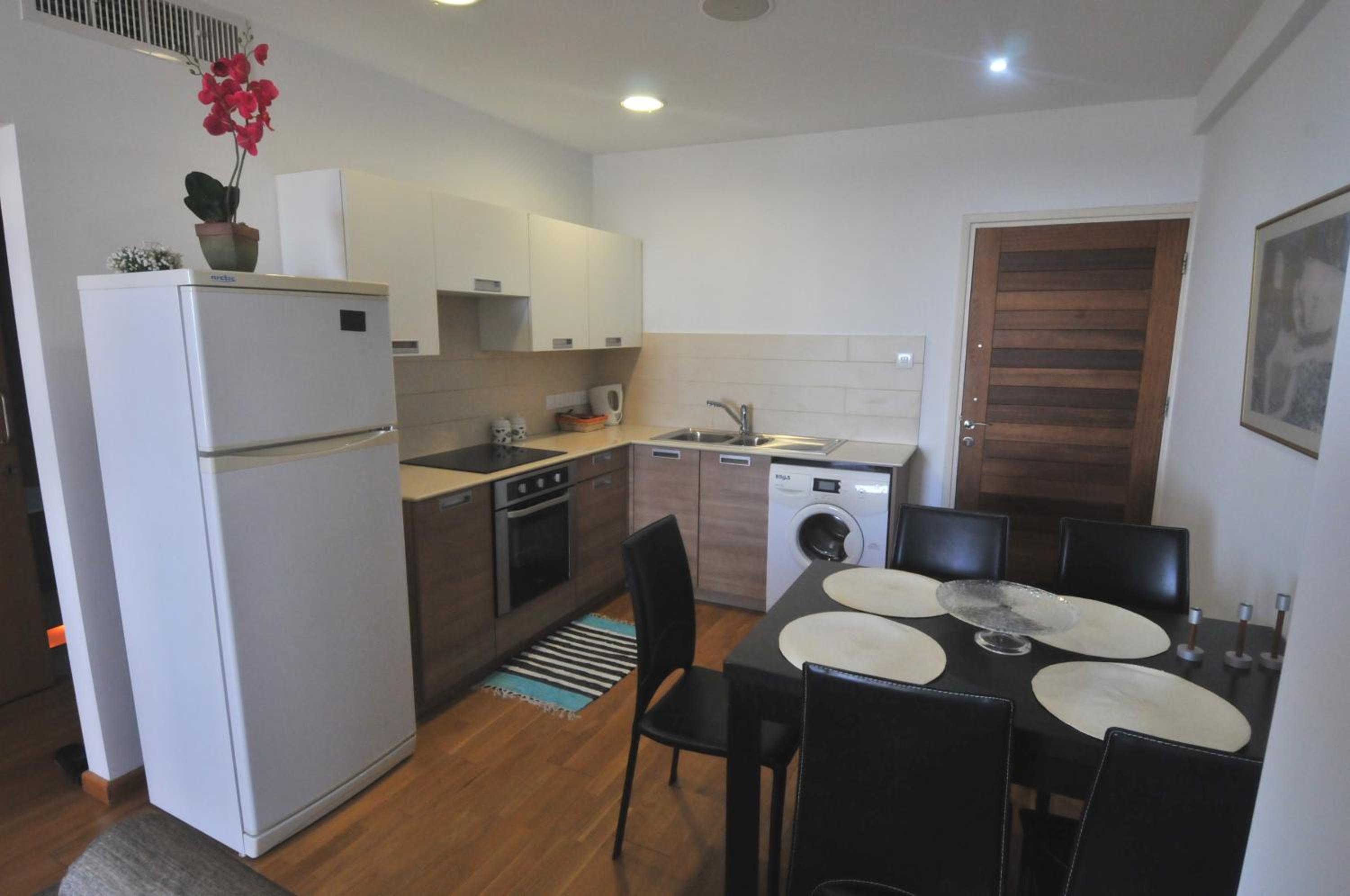 Two-Bedroom Apartment with Sea View - Photo 30
