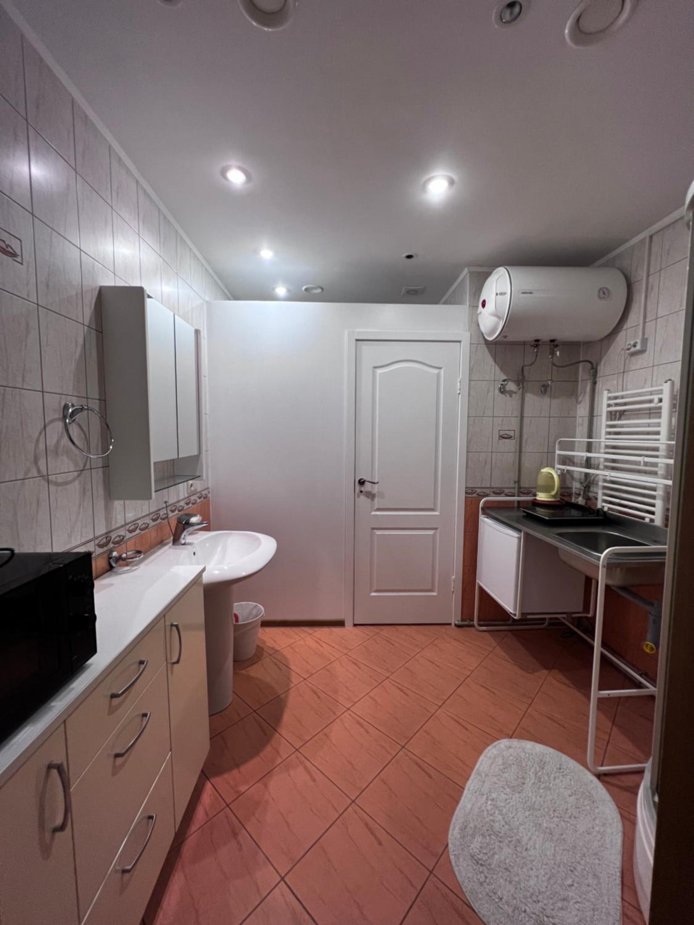 Apartment with Balcony - Photo 8