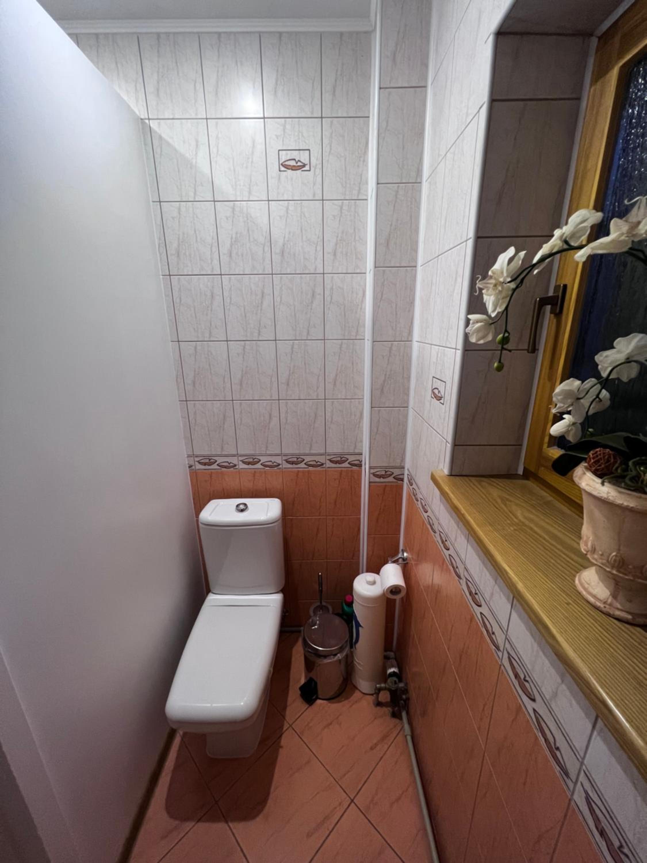Apartment with Balcony - Photo 11