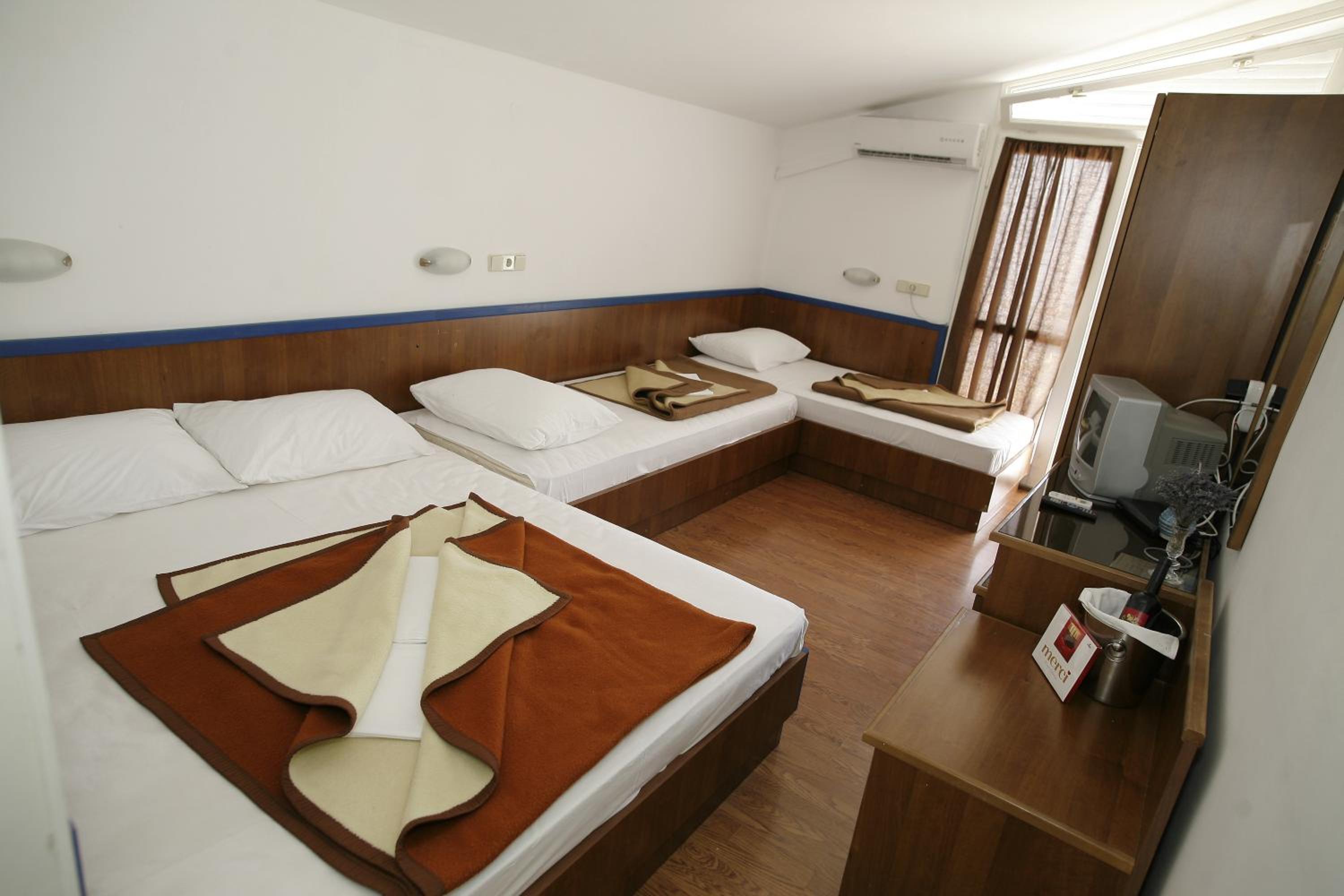 Quadriple Room with Balcony with Sea View - Annex - Photo 25