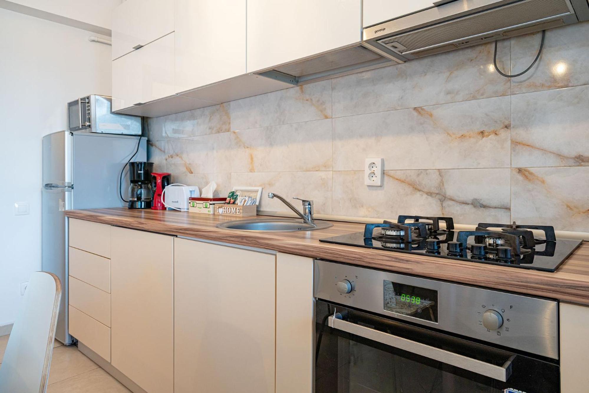 Studio Apartment - Photo 6
