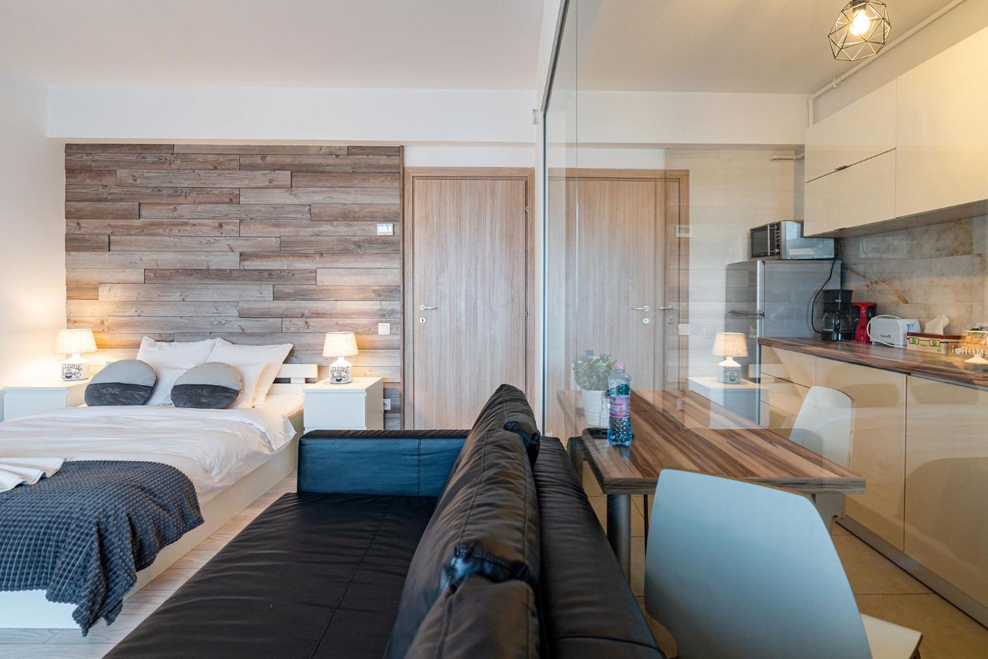 Studio Apartment - Photo 14