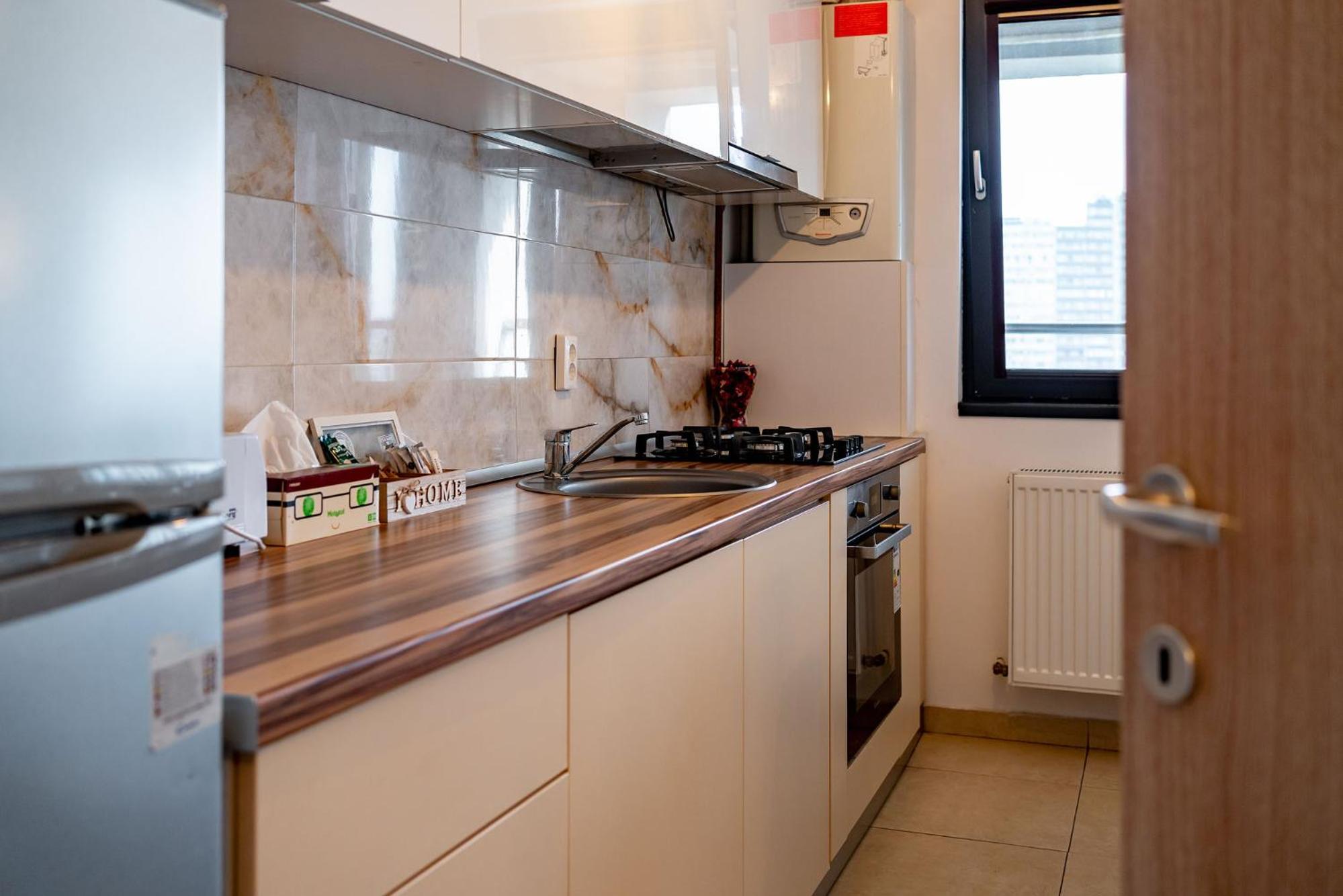 Studio Apartment - Photo 23