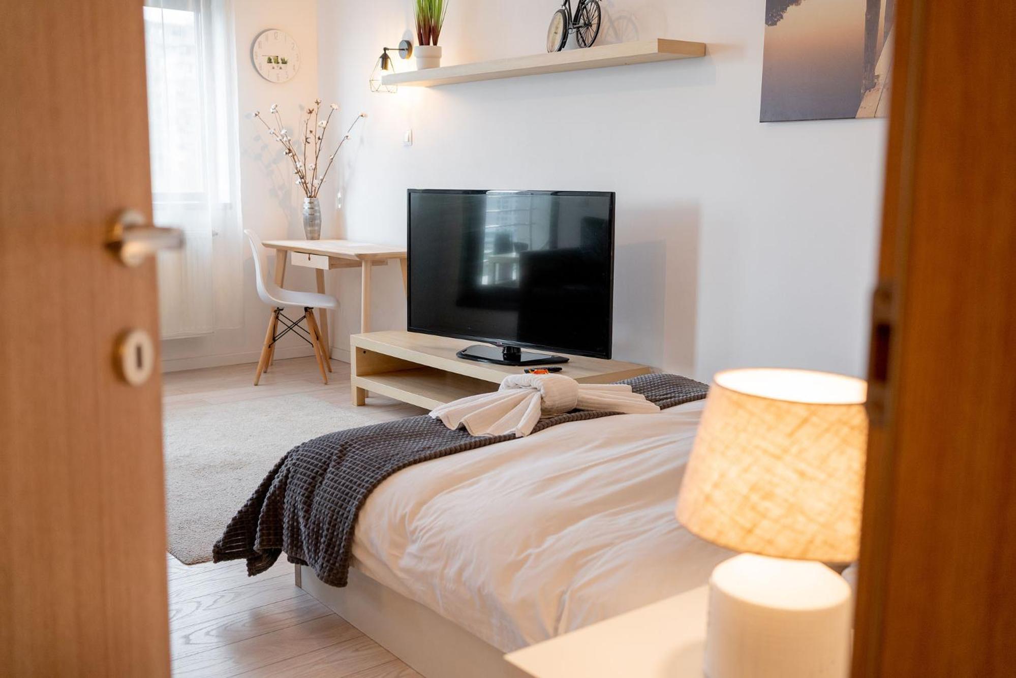 Studio Apartment - Photo 26