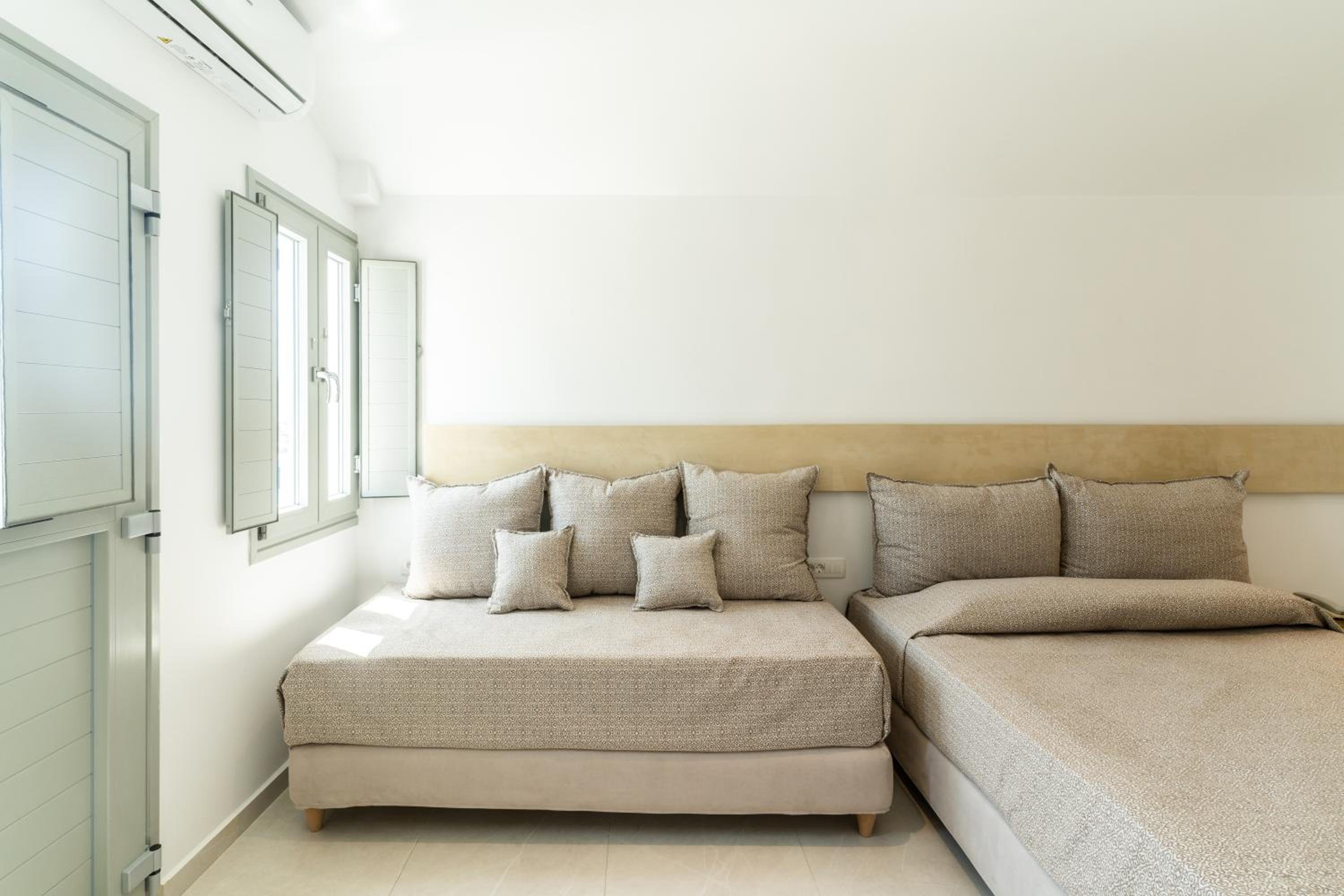 Superior Suite - Photo 3