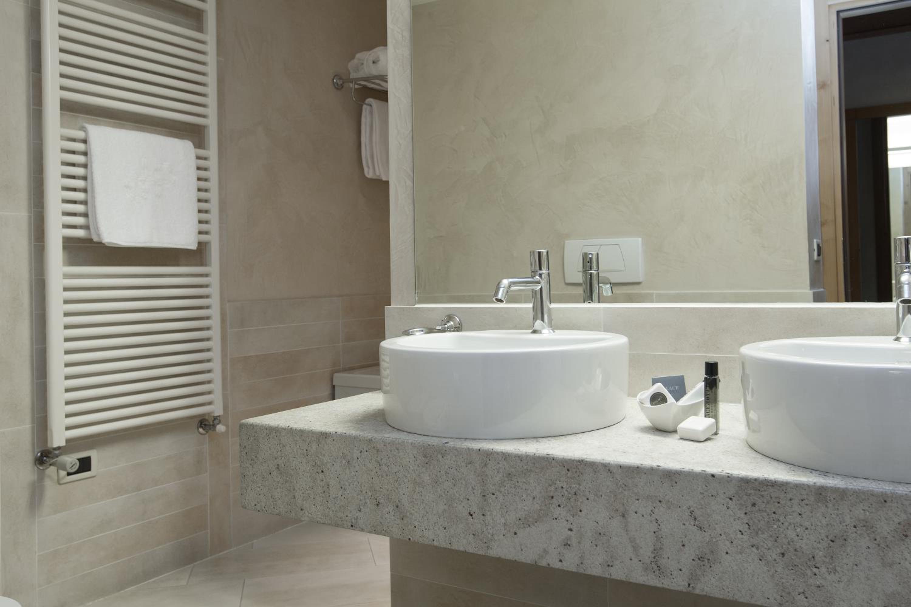 Junior Suite - Photo 13