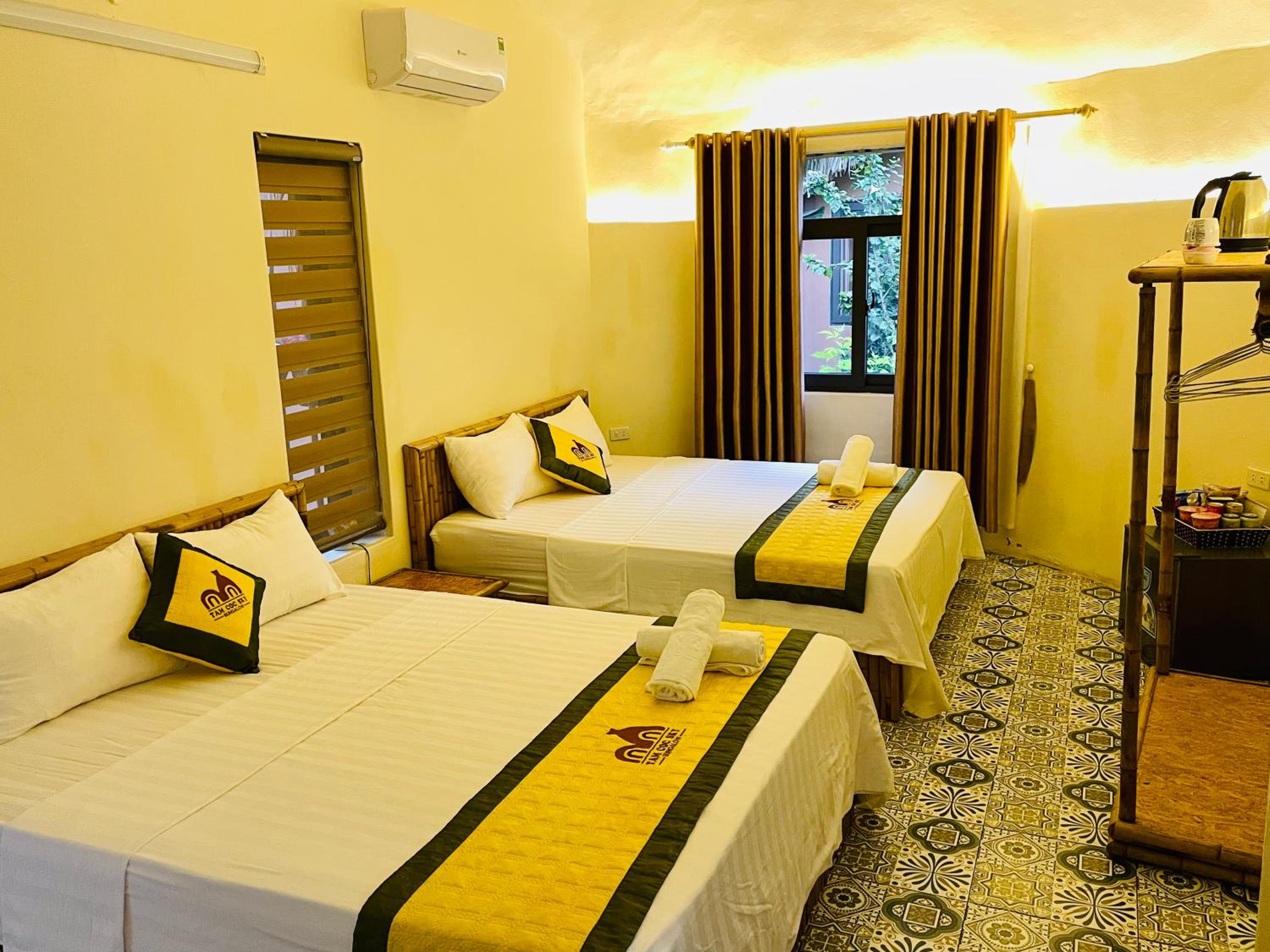 Quadruple Room with Private Bathroom - Photo 2