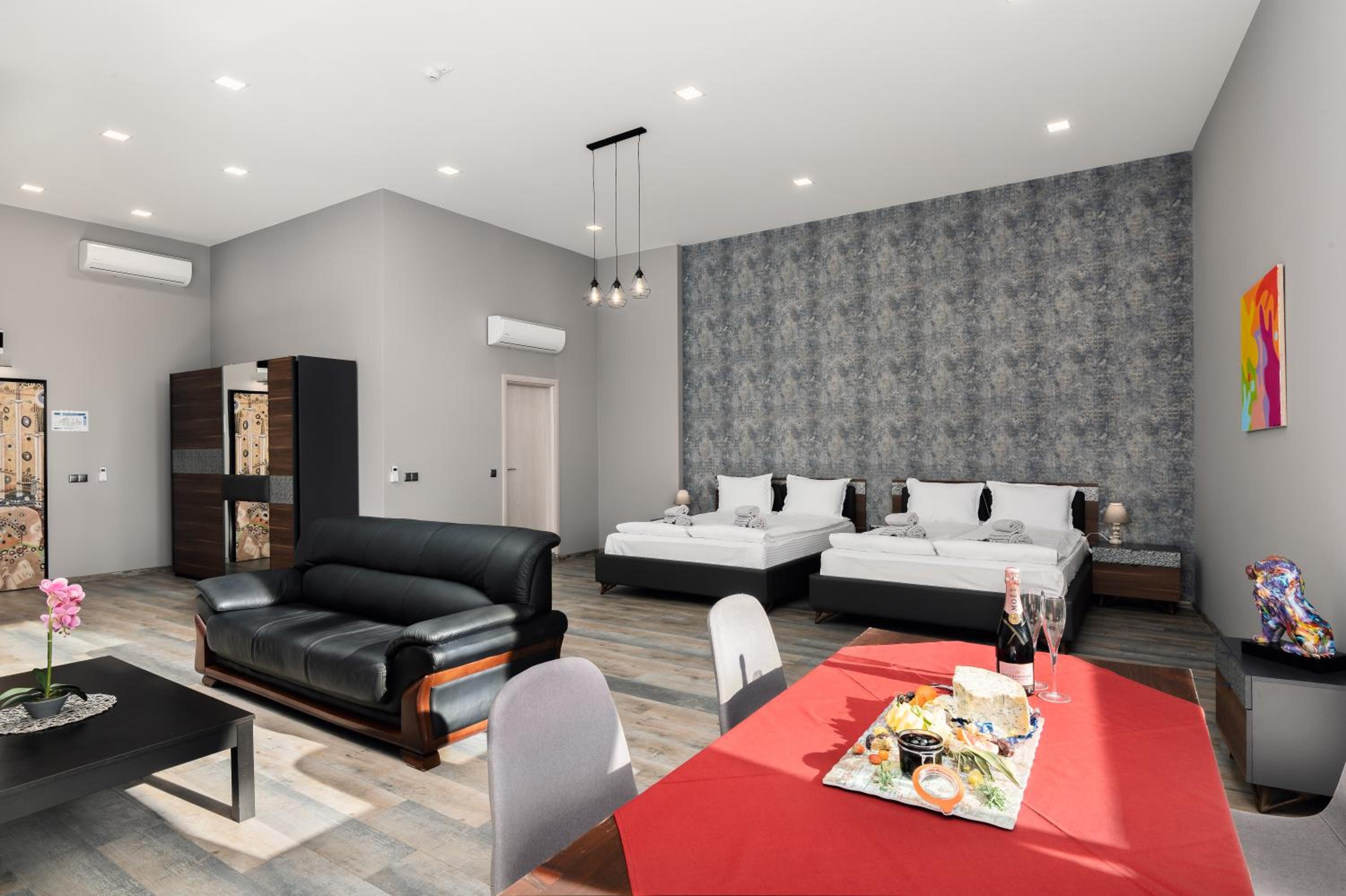  Superior Room with Two Double Beds - Photo 1