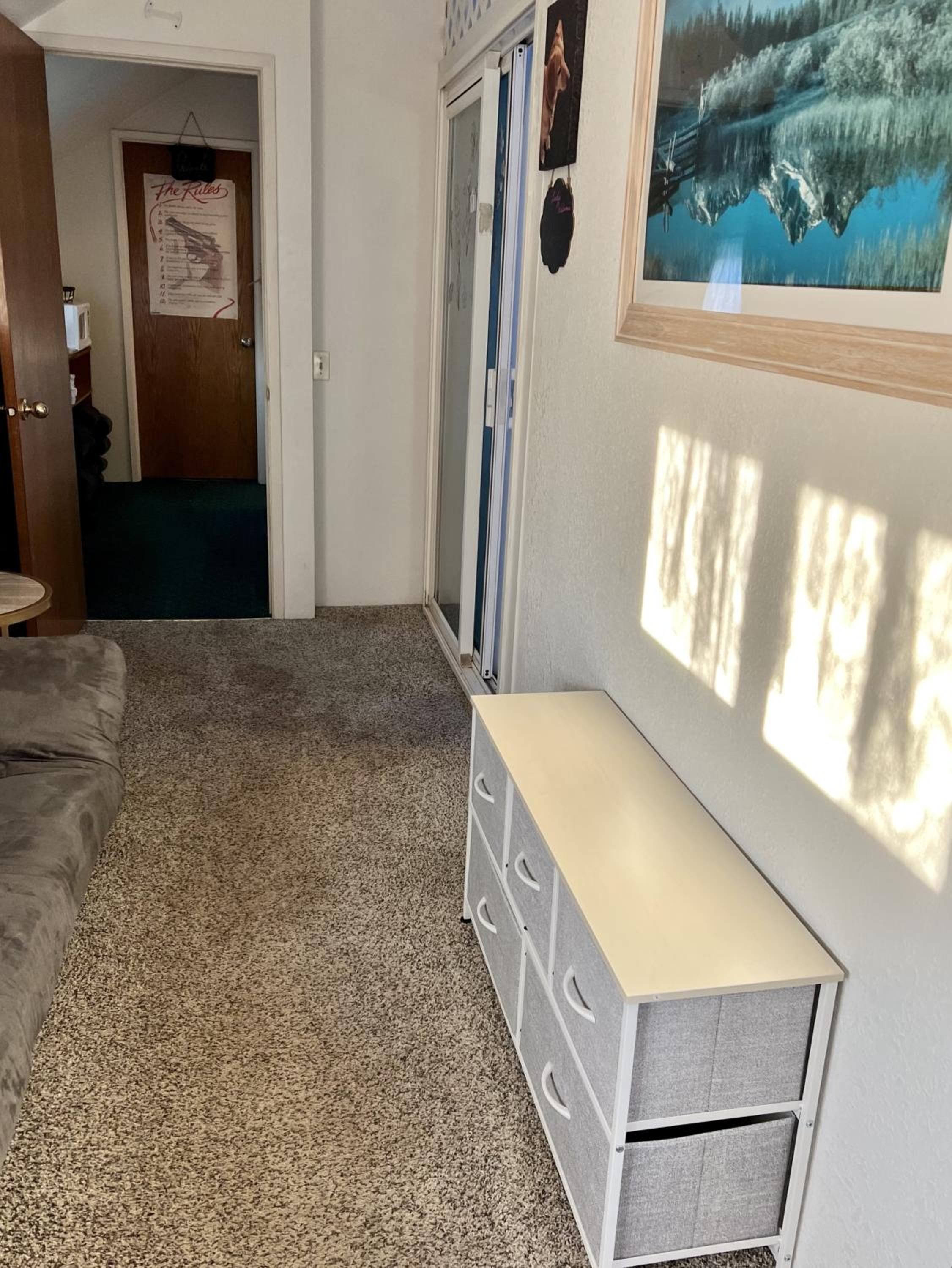 Standard Twin Room with Shared Bathroom photo 1