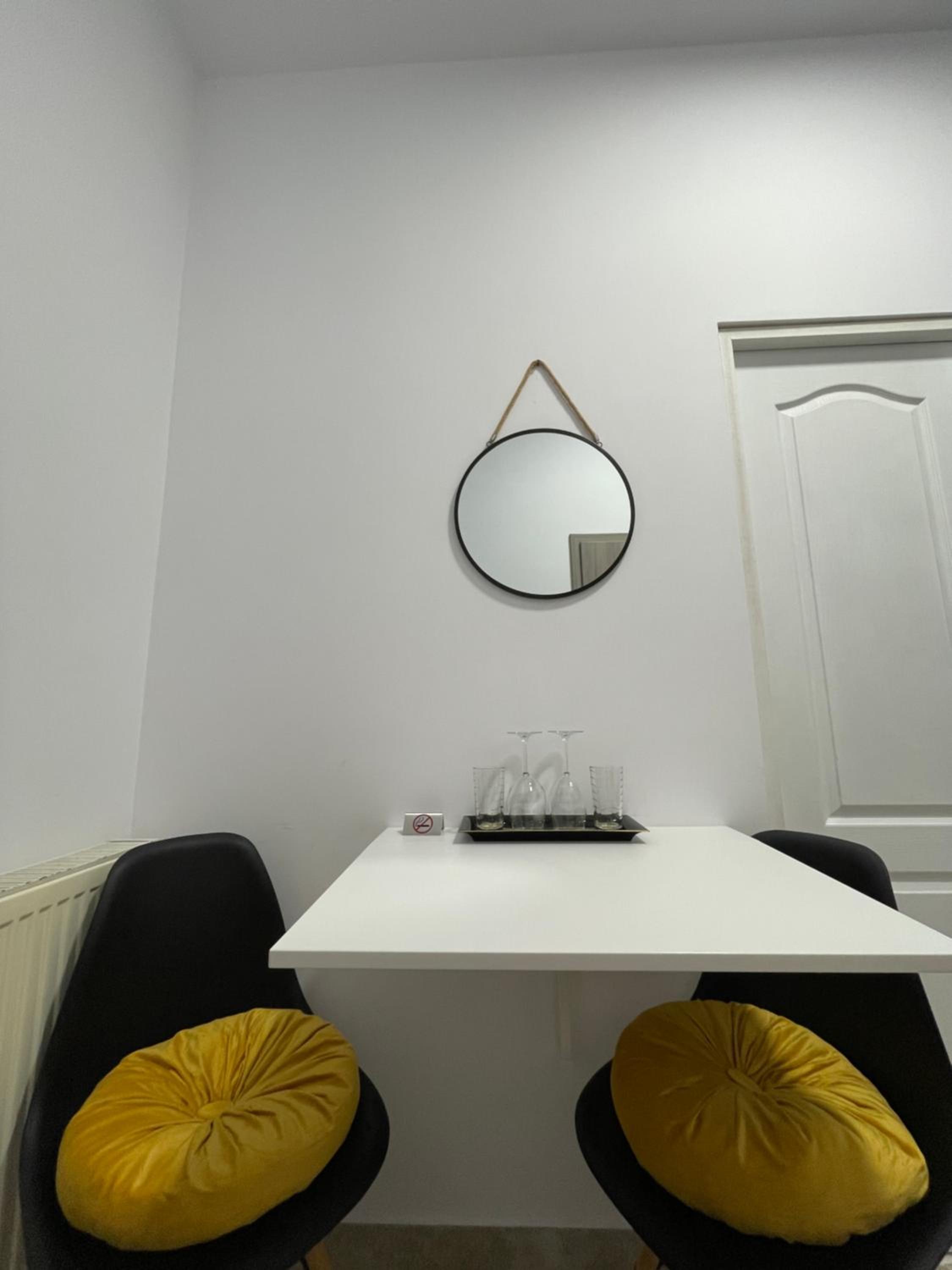 One-Bedroom Apartment - Photo 8