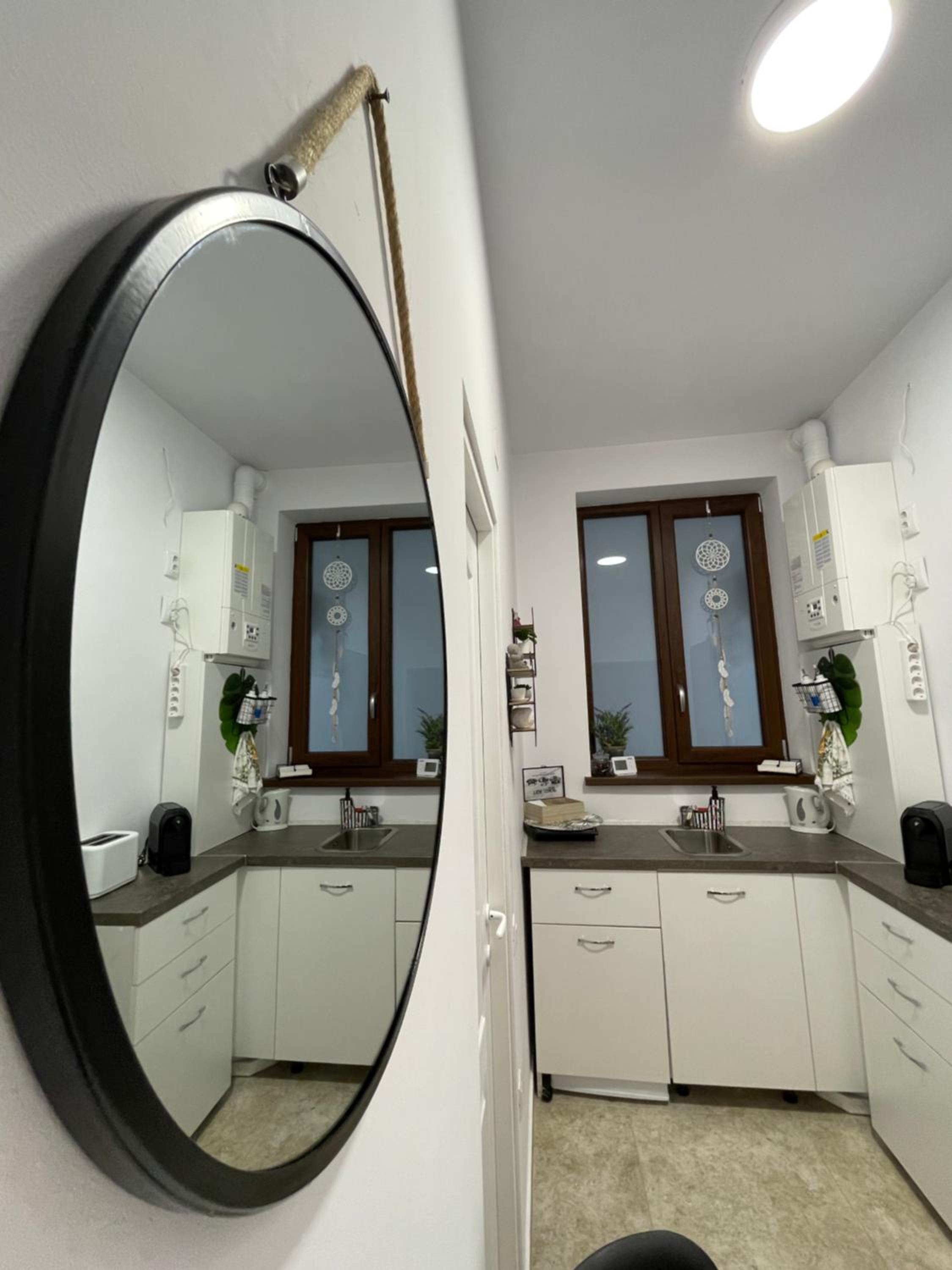 One-Bedroom Apartment - Photo 9