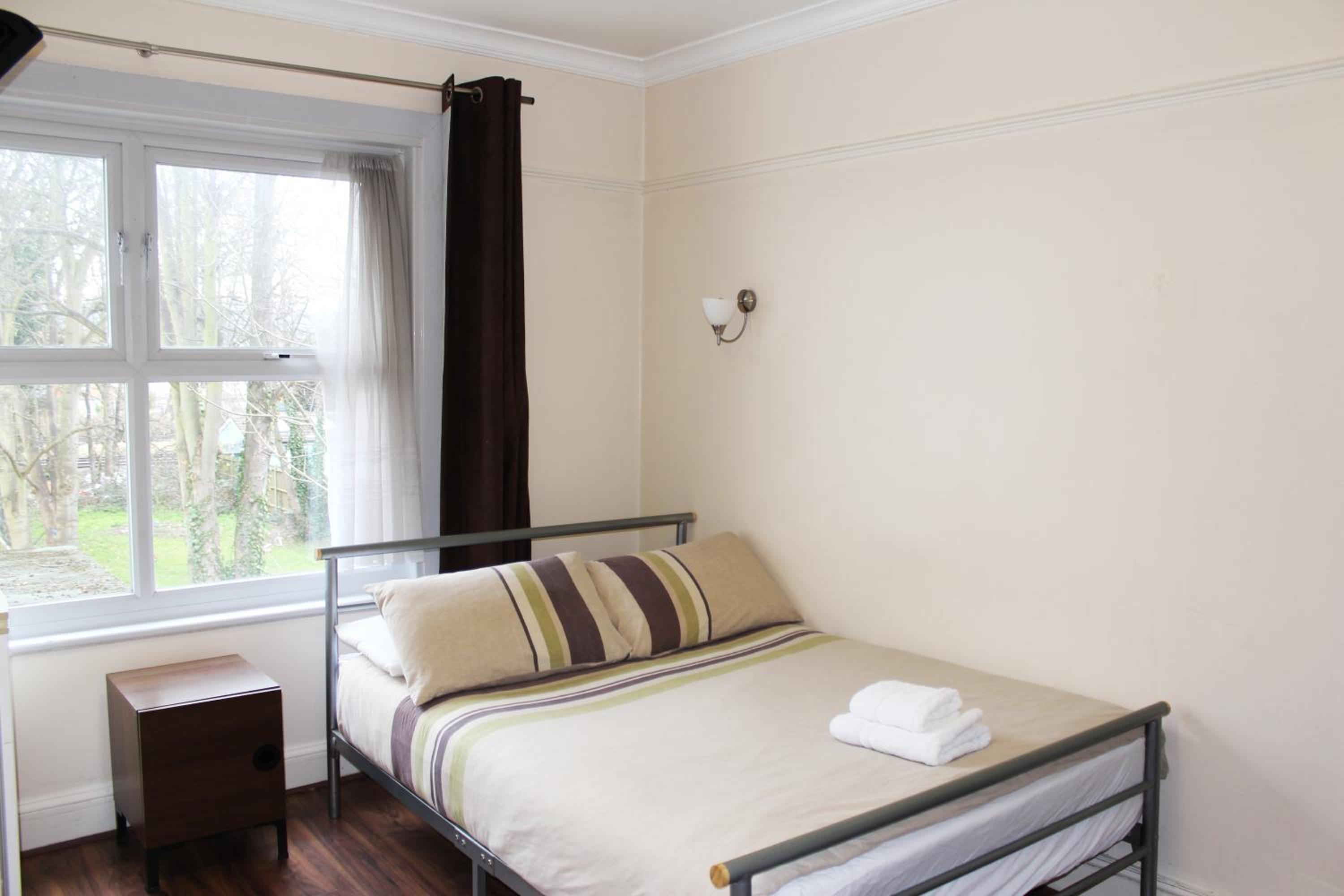 Double Room with Shared Bathroom photo 1