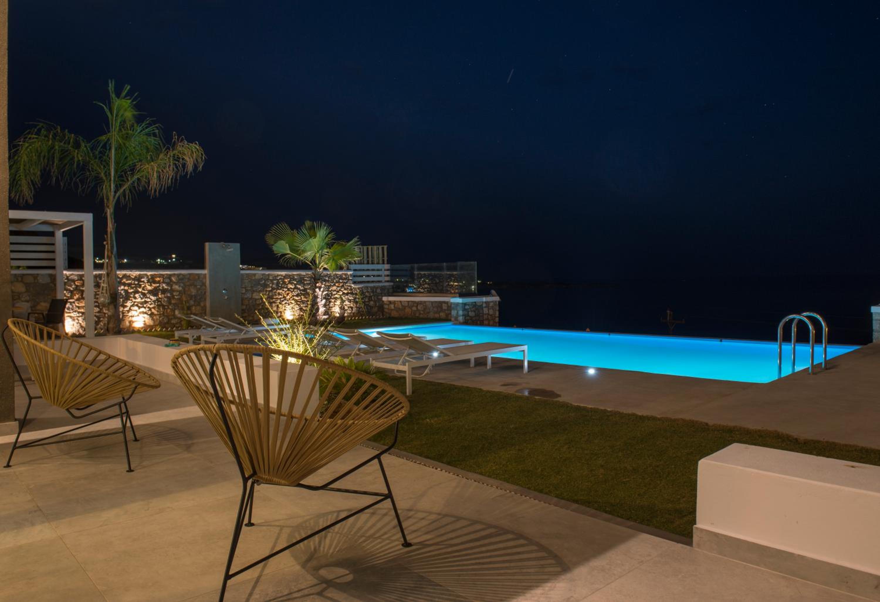Three-Bedroom Villa photo 3