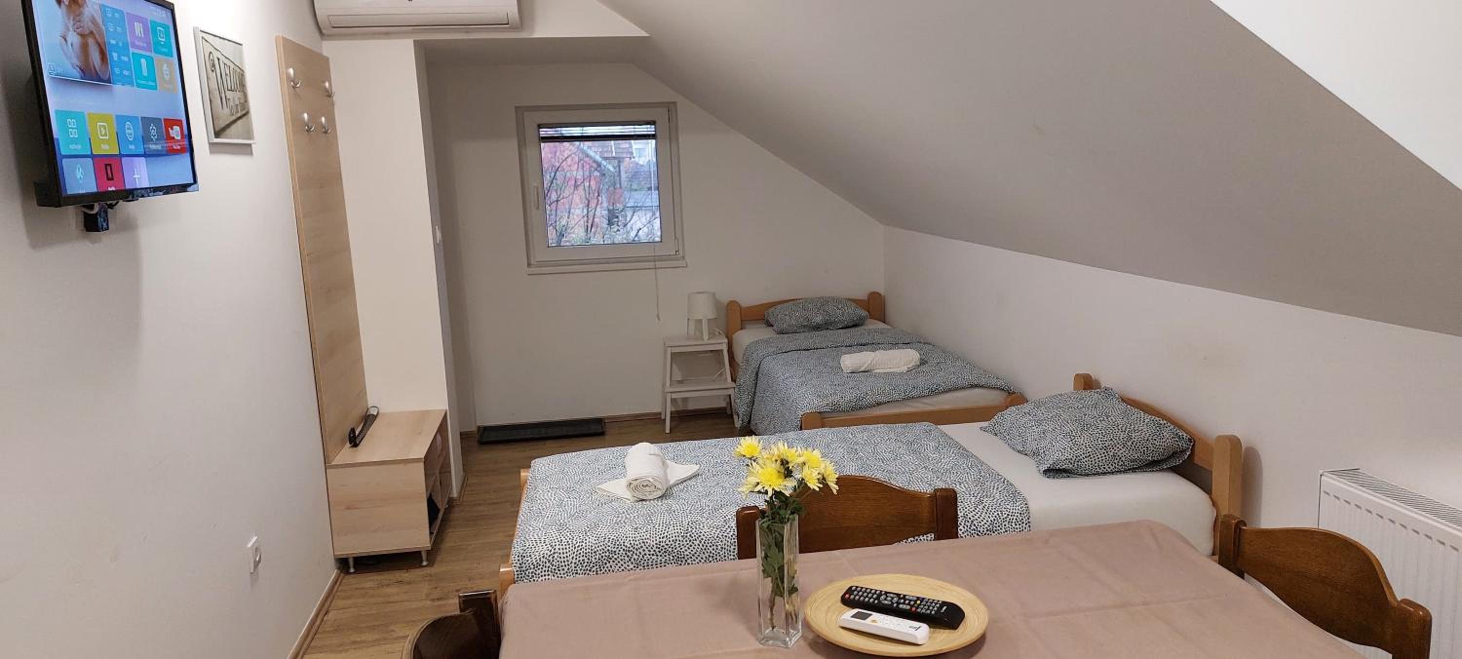 One-Bedroom Apartment photo 1