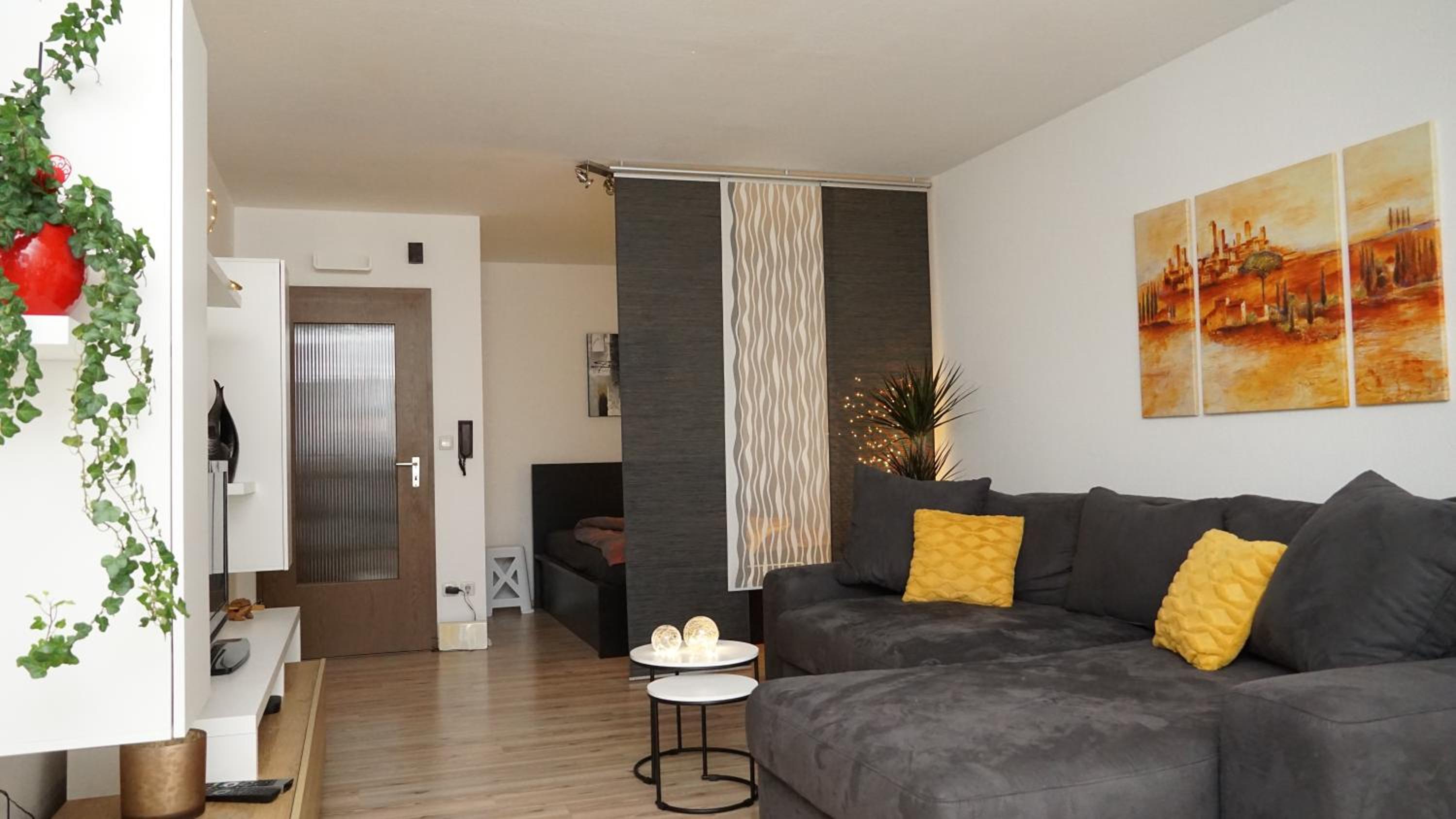 One-Bedroom Apartment photo 1