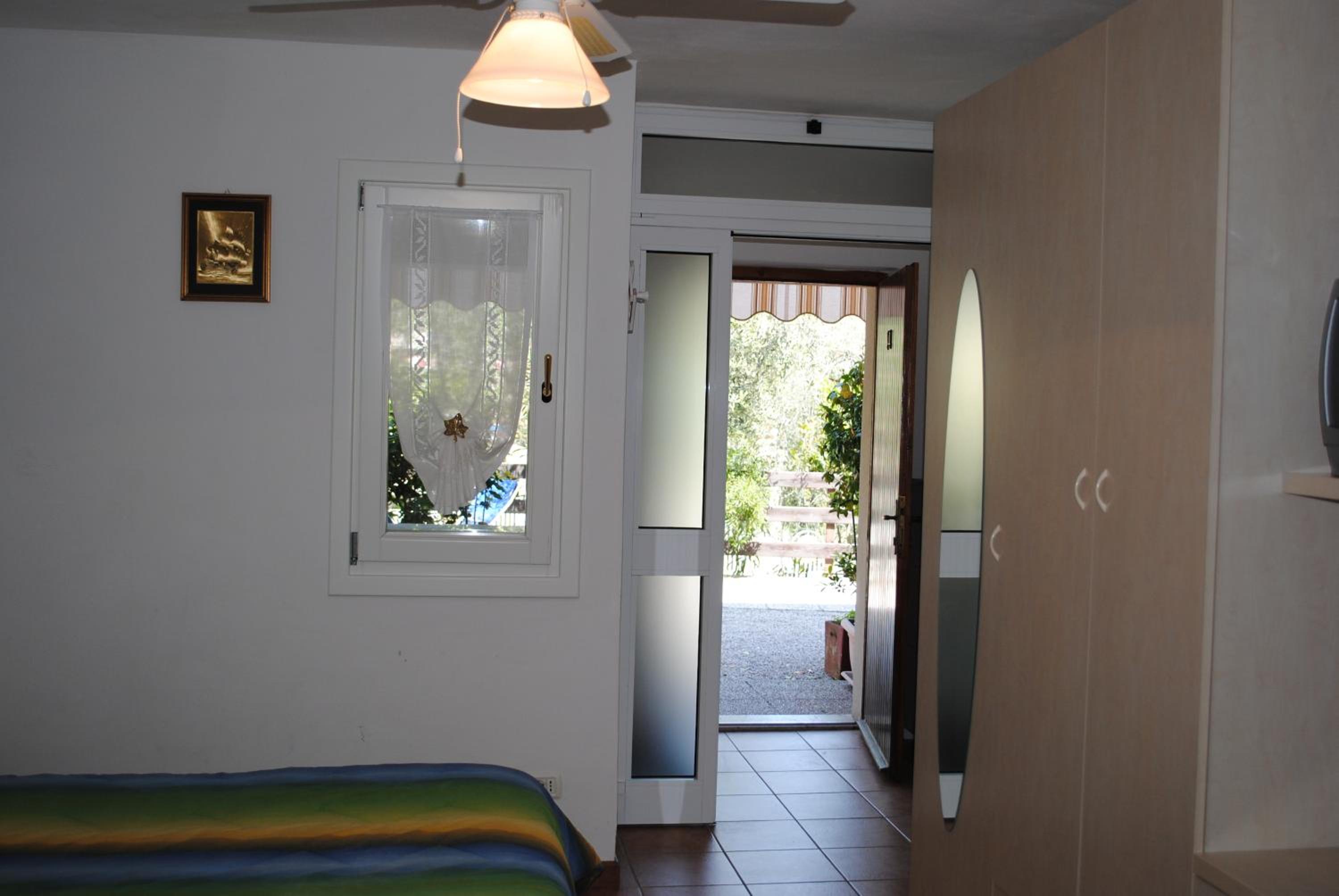 Family Room (Ground Floor) With Terrace photo 3