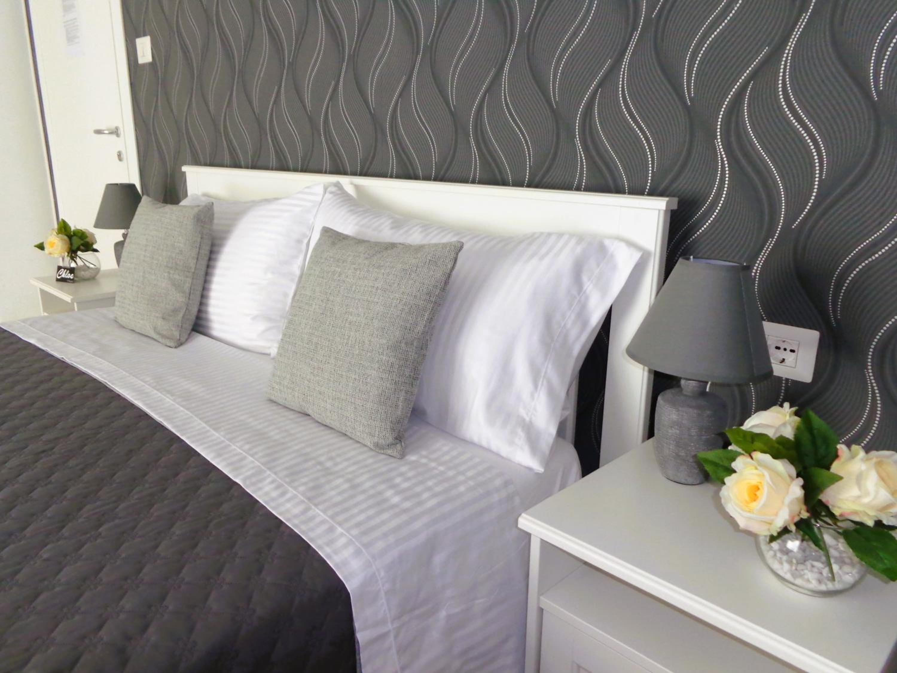 Double Room with Private External Bathroom - Photo 12